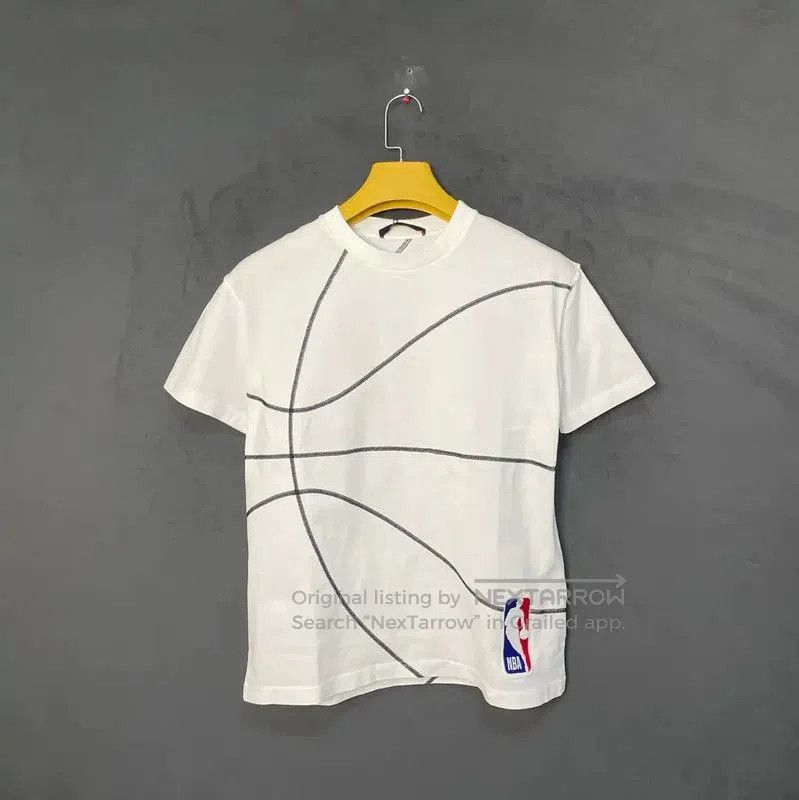 Louis Vuitton Louis Vuitton NBA Short Sleeve T-Shirt . Size US S / EU 44-46 / 1 - 1 Thumbnail