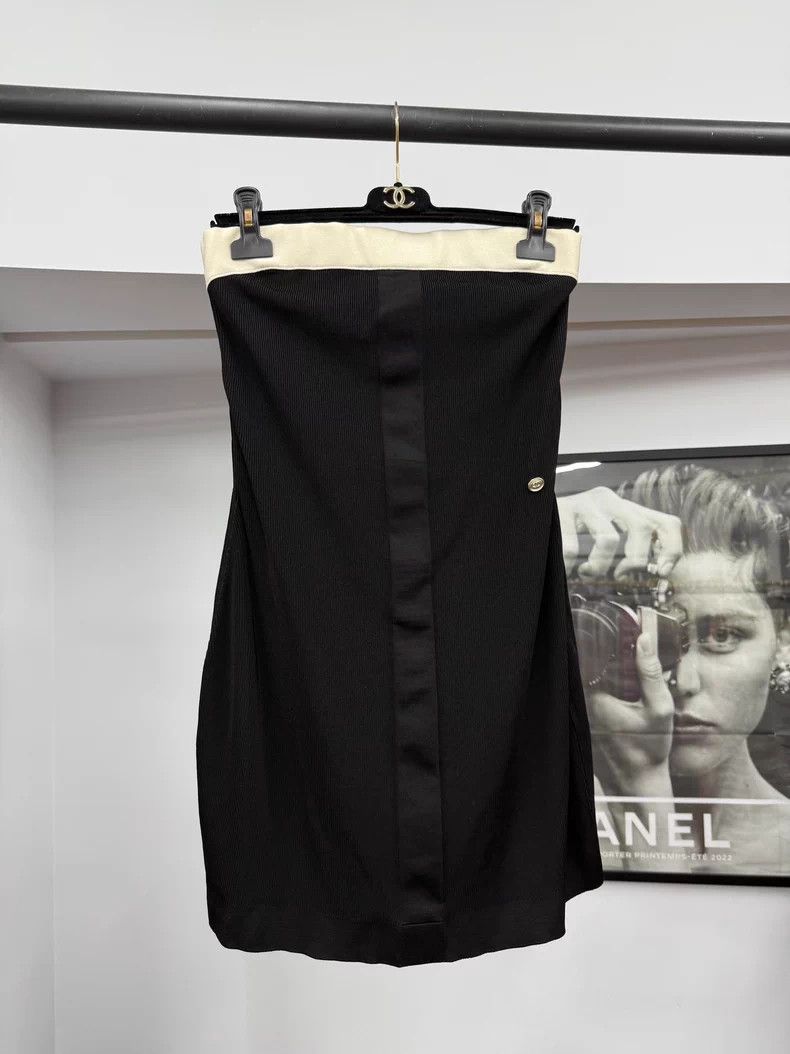 Chanel Chanel Black and white colour-block knitted skirt Size S / US 4 / IT 40 - 1 Thumbnail