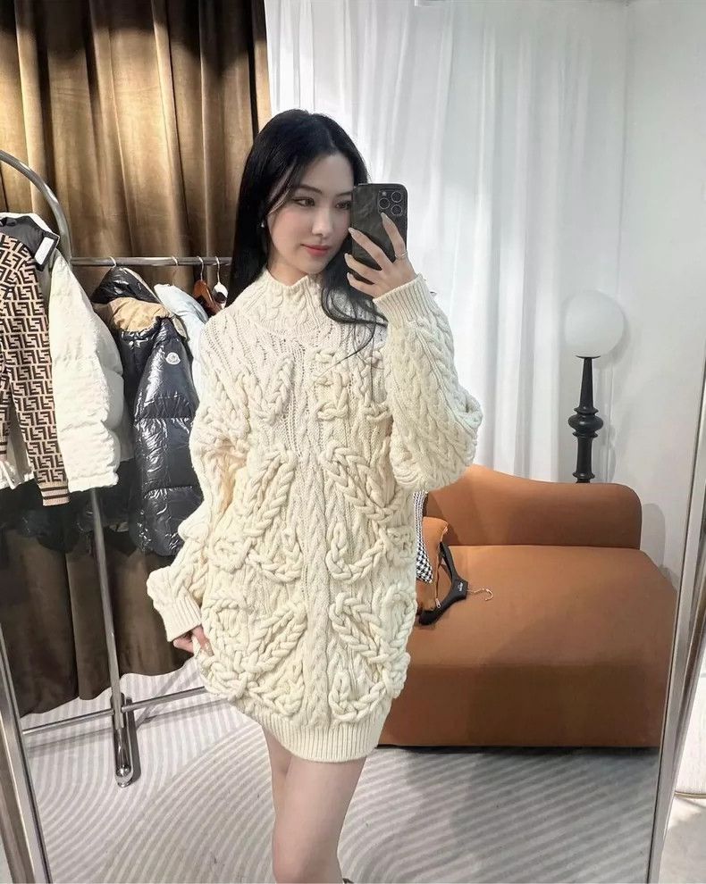 Loewe loewe White high-neck sweater 2506-Nextarrow Size US M / EU 48-50 / 2 - 7 Thumbnail