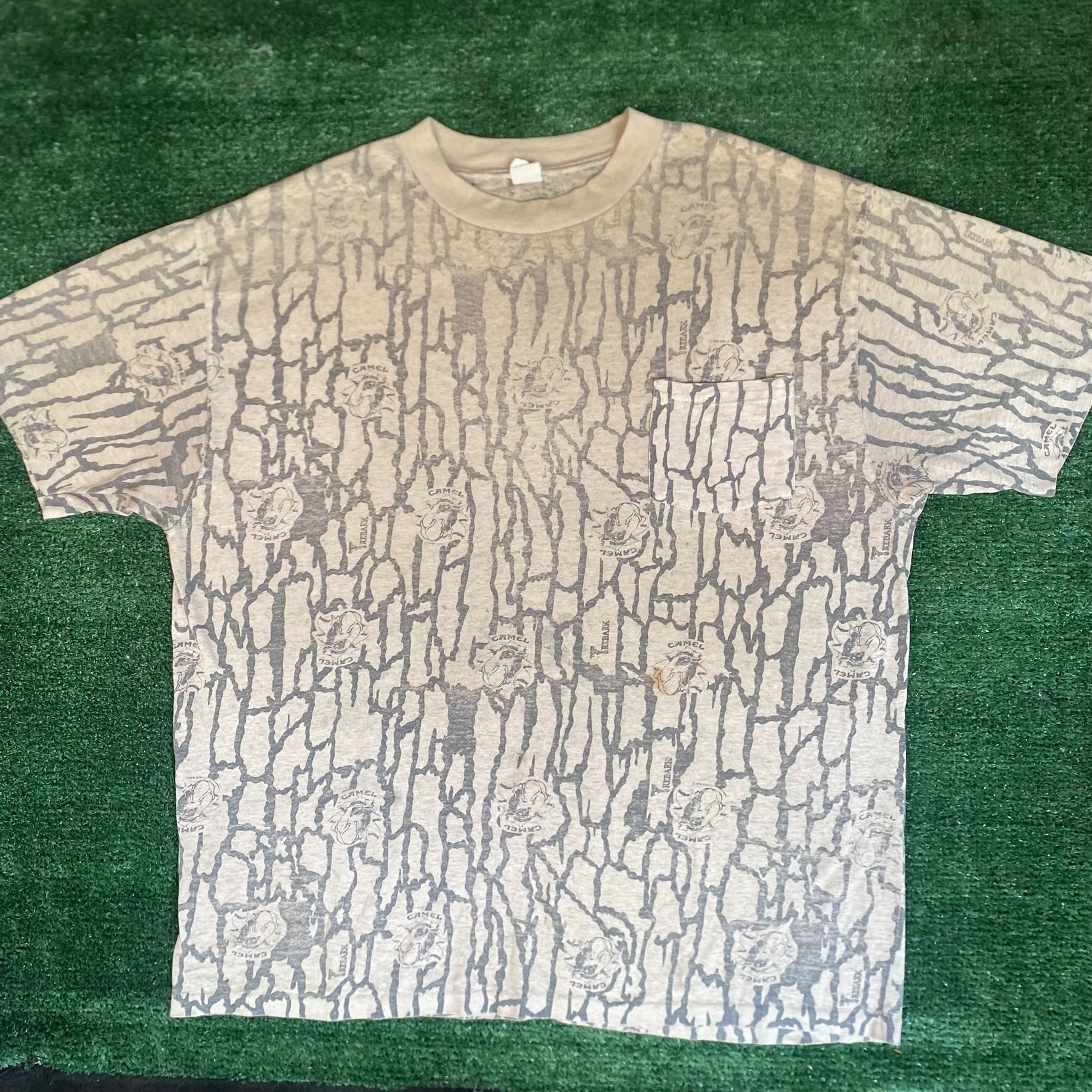 Camel Vintage 90s Camel Camo Shirt Single Stitch Camouflage Tee Size US L / EU 52-54 / 3 - 1 Thumbnail