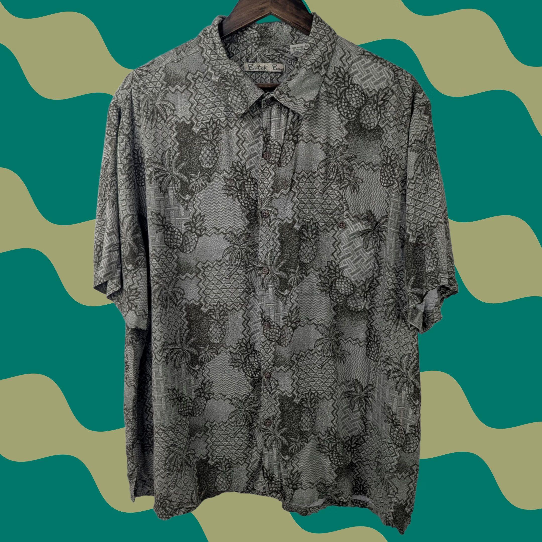 Vintage Batik Bay Men's Hawaiian Pineapples Pocket Shirt Rayon Short Sleeve Button-Up Casual 2XL 50in Green Beach Party/Cocktail Vintage Size US XL / EU 56 / 4 - 1 Thumbnail