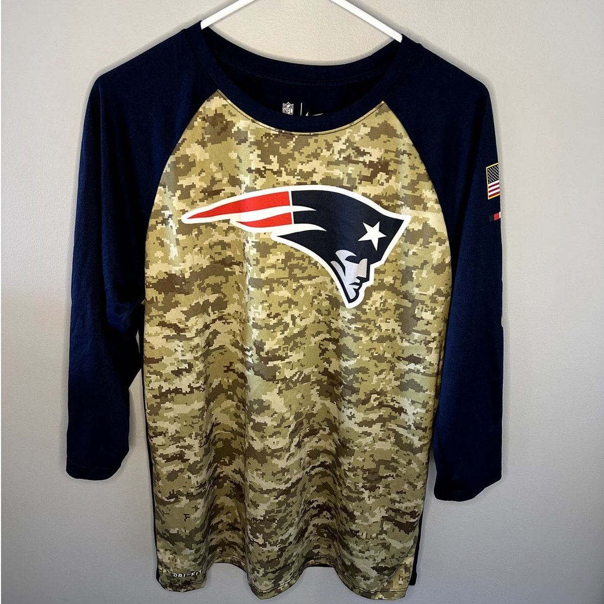 Nike NIKE New England Patriots 3/4 Sleeve Salute To Service Tee M Size M / US 6-8 / IT 42-44 - 2 Thumbnail