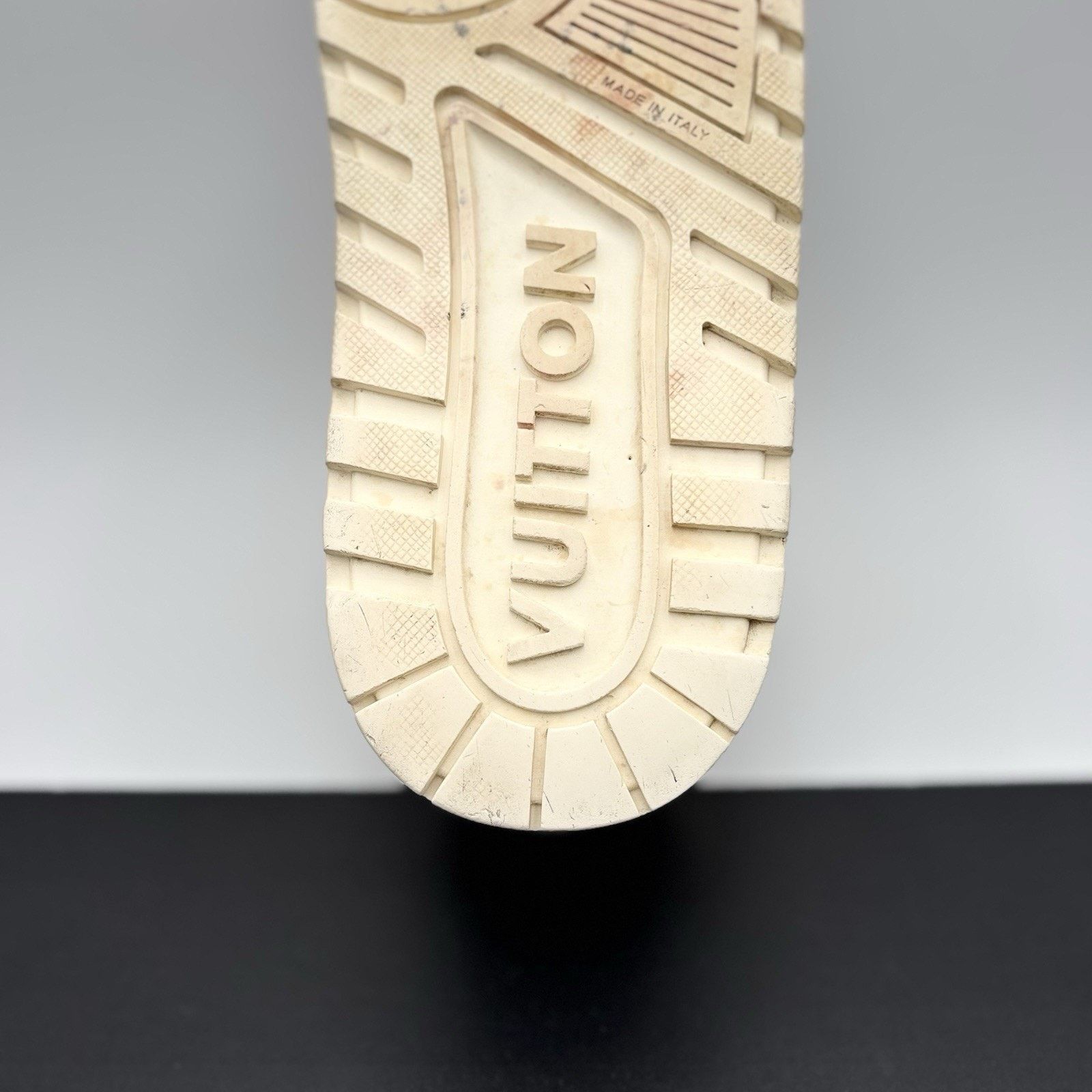 Louis Vuitton (10-10.5 US) Louis Vuitton Maxi Trainer ' White ' Size US 10 / EU 43 - 19 Thumbnail