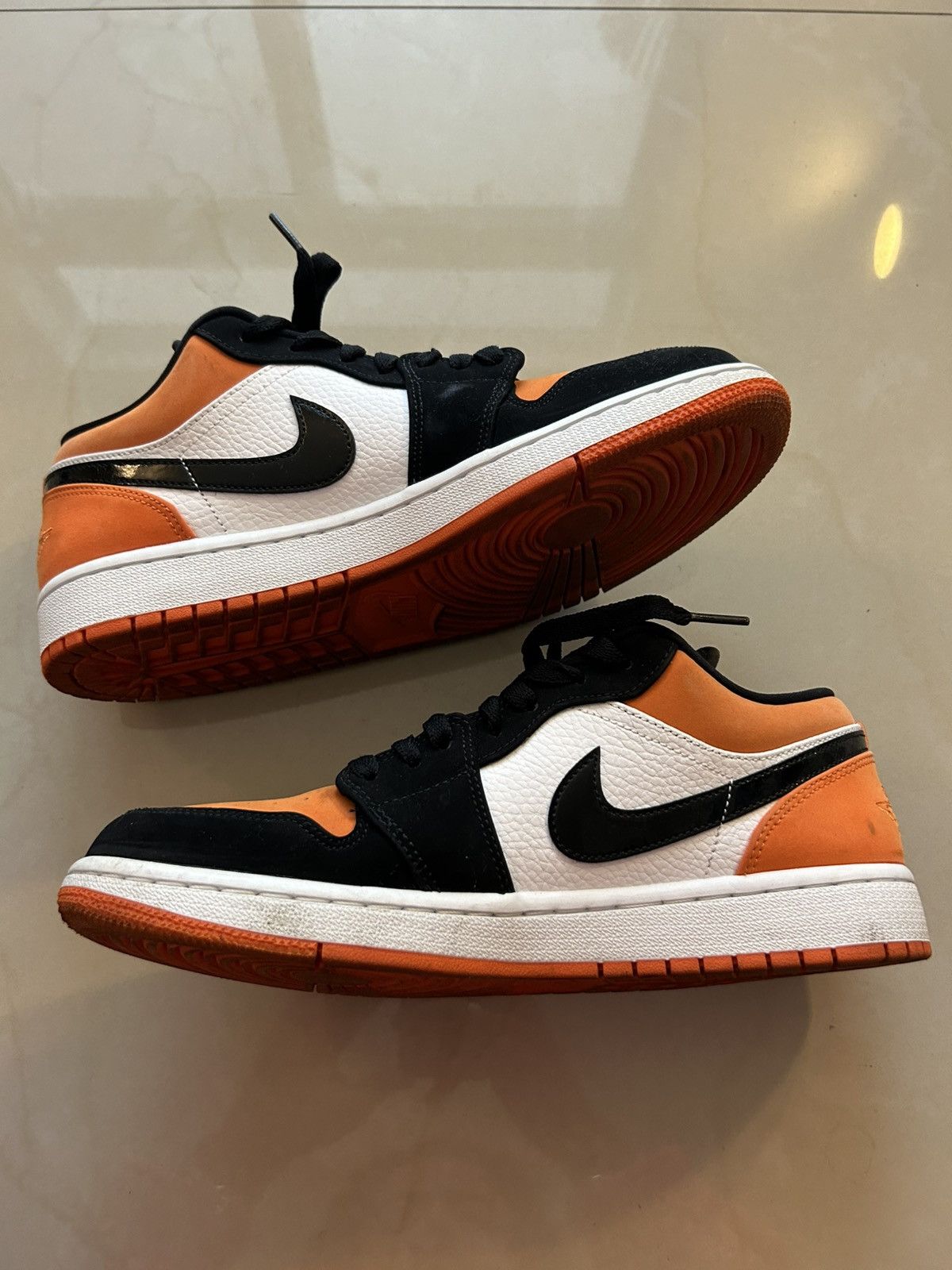 Jordan Brand Jordan 1 low shattered backboard Size US 9 / EU 42 - 2 Thumbnail