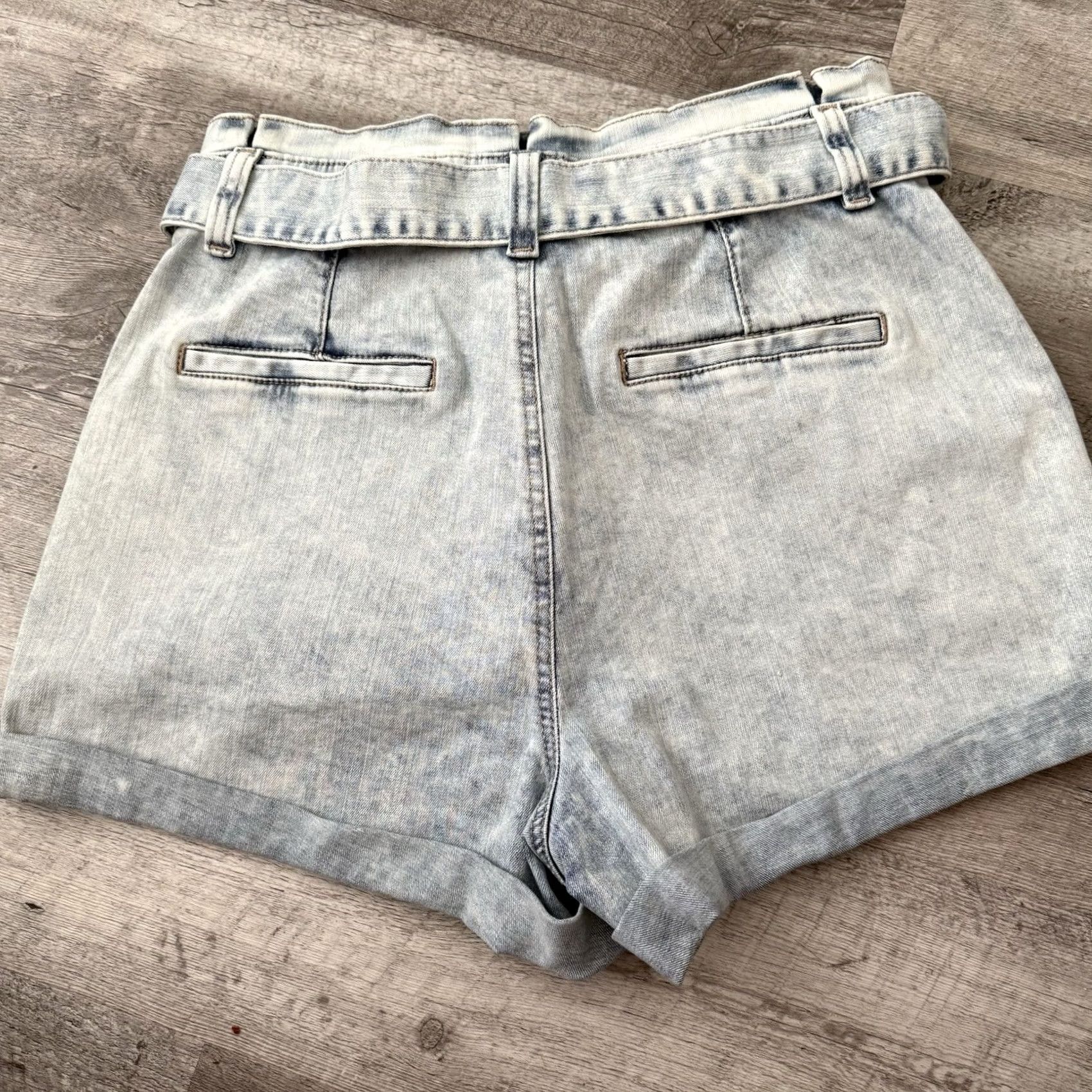Express EXPRESS Womens 10 High Rise Shortie Denim Paper Bag Tie Front Belted Cuffed Hem Pockets Blue Shorts 2.5in Inseam Size 32" / US 10 / IT 46 - 3 Thumbnail