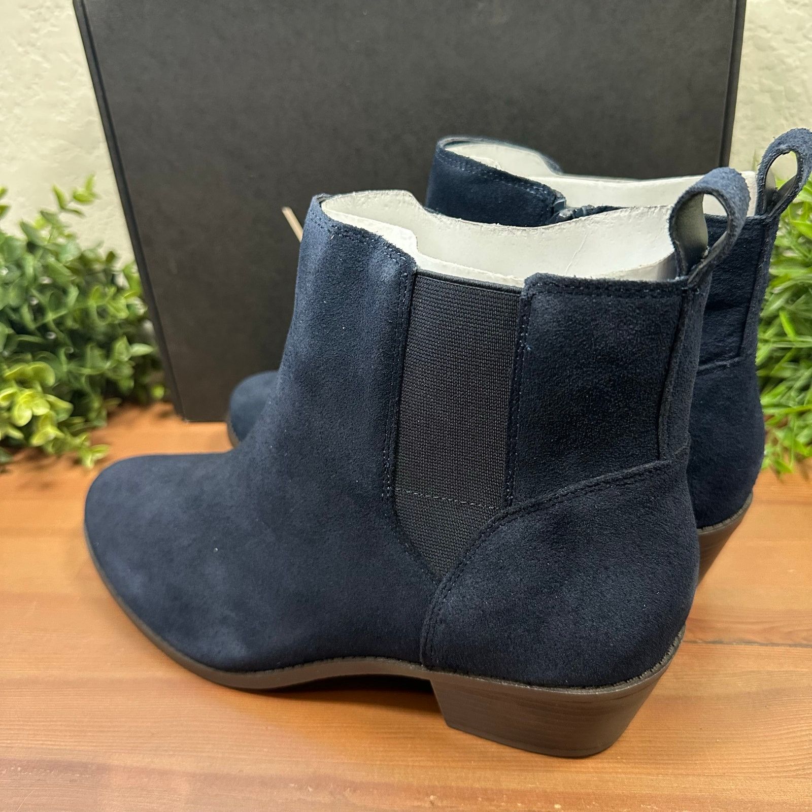 Vionic Vionic Roseland Wide Water-Repellent Suede Ankle Boots Size US 11 / IT 41 - 4 Thumbnail