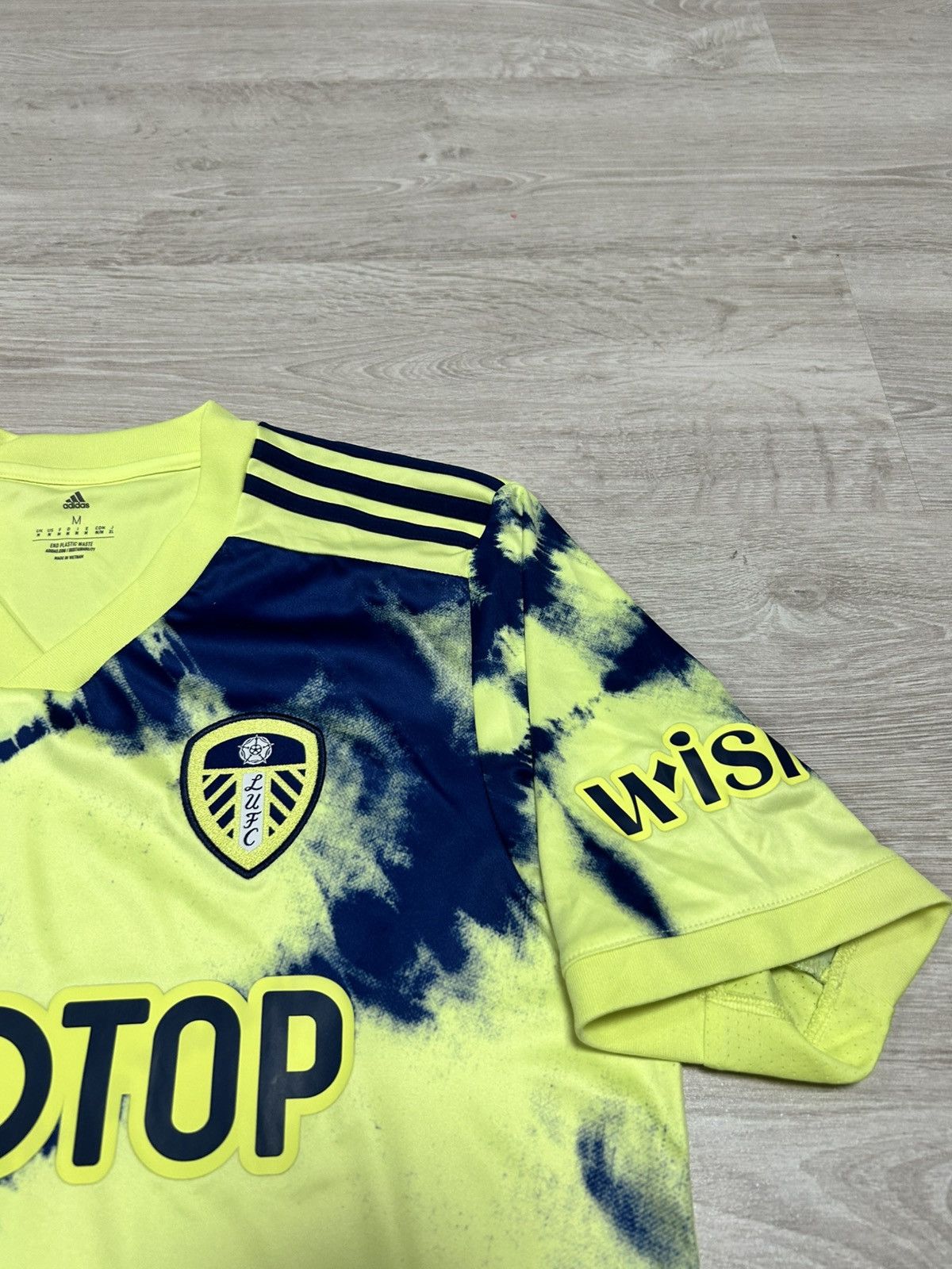 Adidas Adidas Soccer Jersey Leeds United 2022 away home size M Size US M / EU 48-50 / 2 - 3 Thumbnail