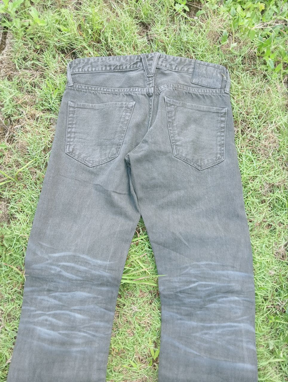 Vanquish VANQUISH JAPAN USED LOOK STUDDED JEANS Size US 32 / EU 48 - 11 Thumbnail