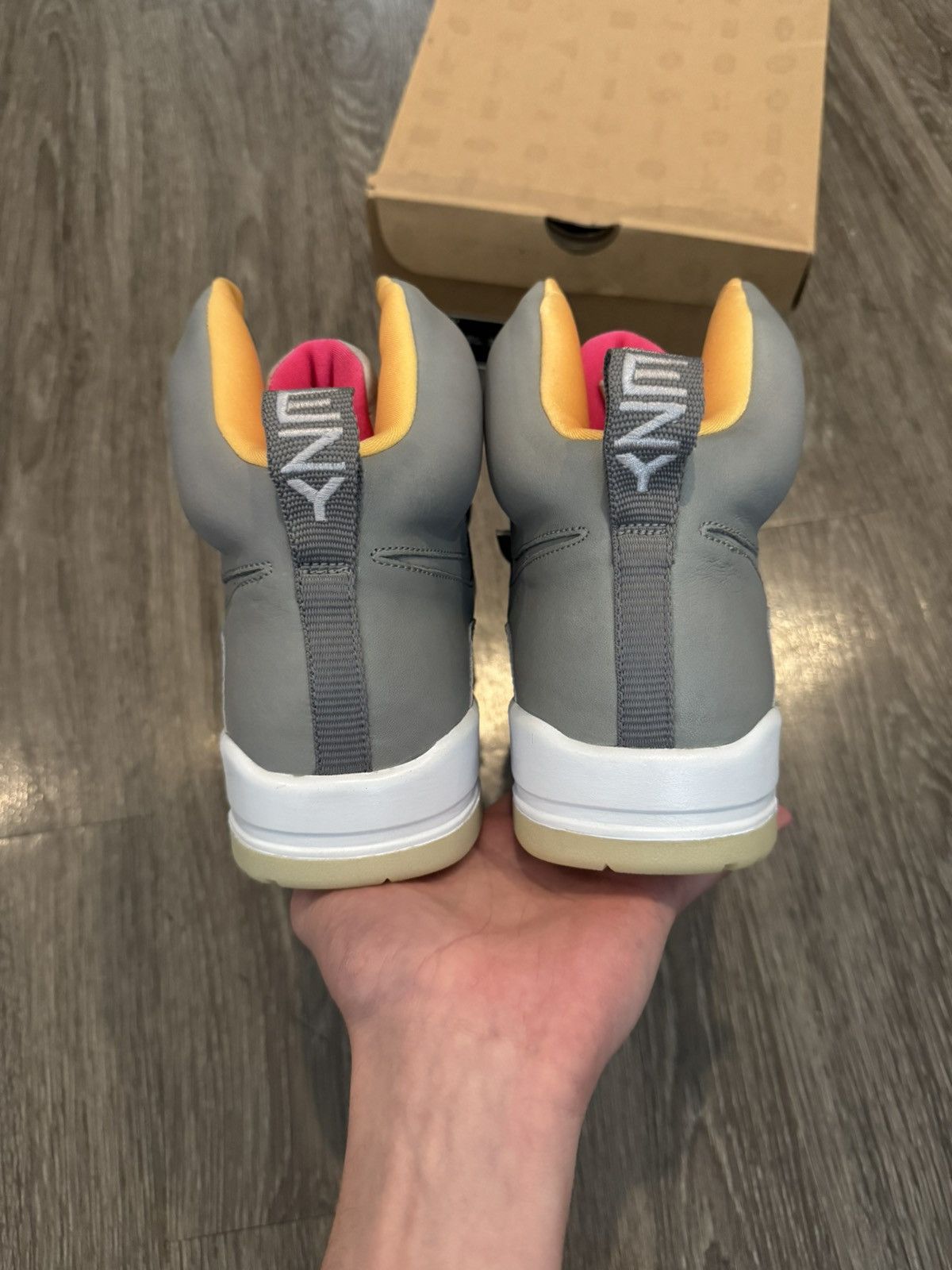 Kanye West × Nike 2009 Nike Air Yeezy Zen Grey Size 9 Brand New Size US 9 / EU 42 - 6 Thumbnail