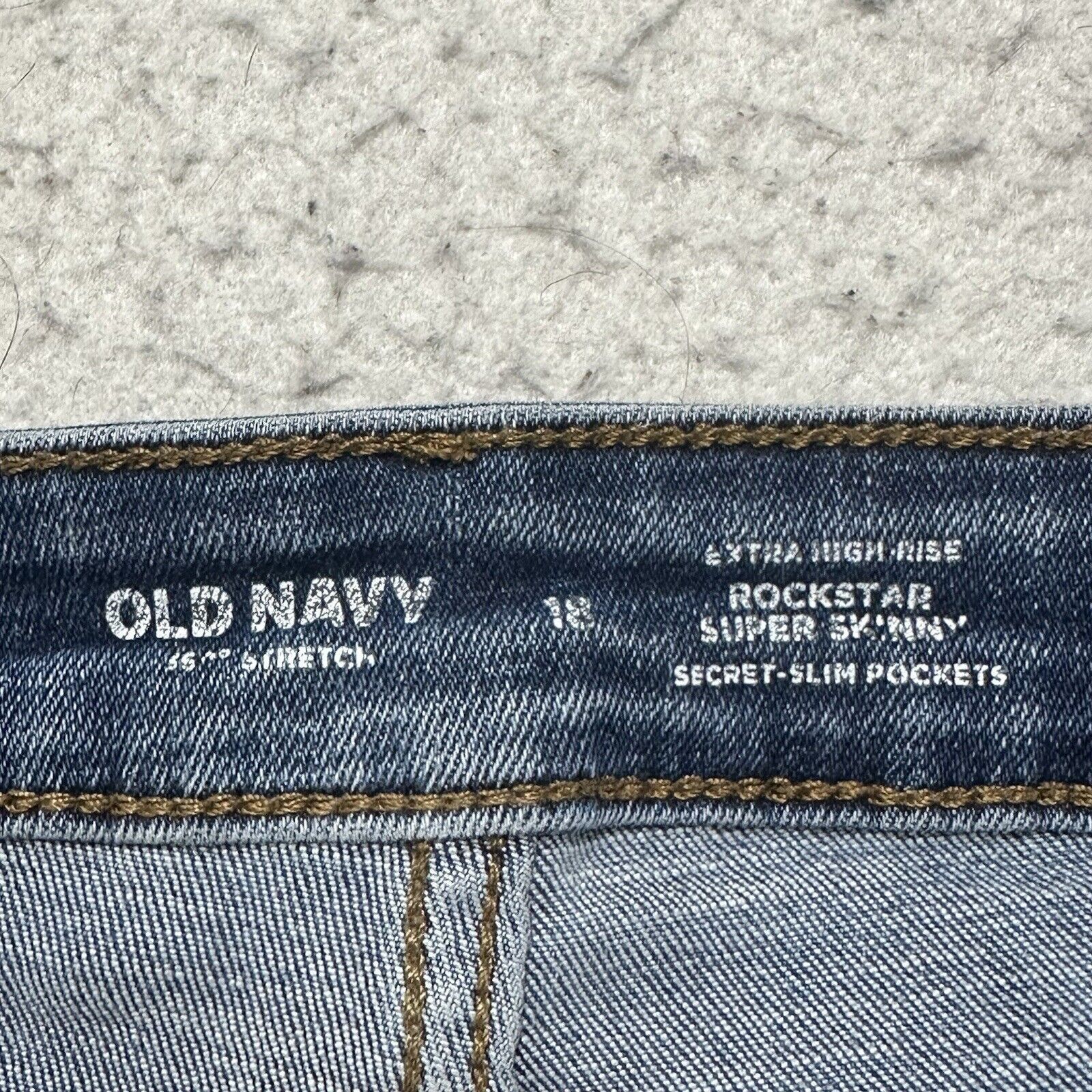 Old Navy Old Navy Rockstar 18 Skinny High Rise Ripped Jeans 36x28 Size 40" / US 18 - 5 Thumbnail