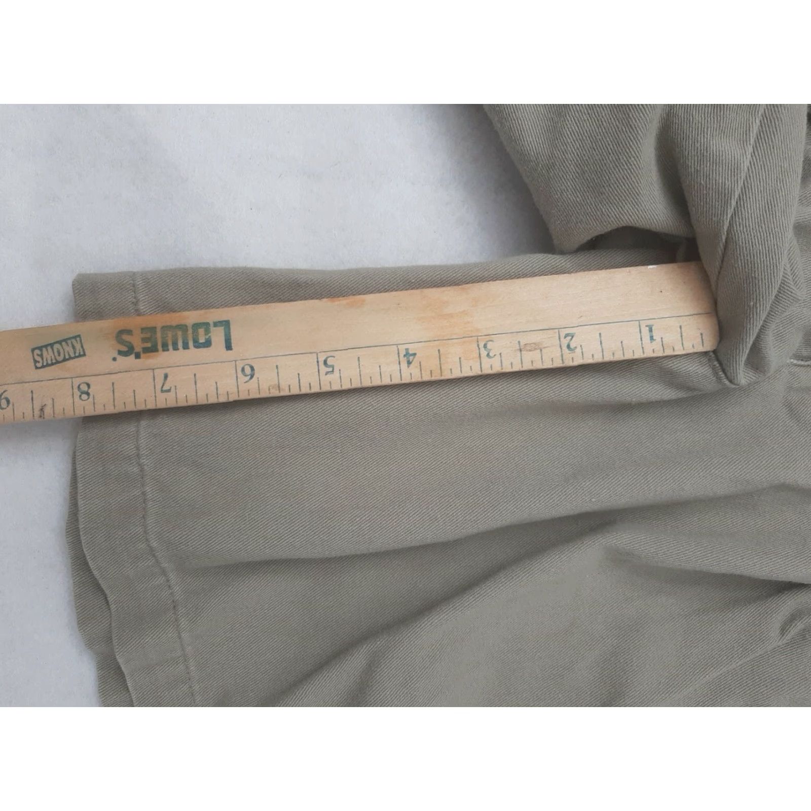 Dockers DOCKERS Women's Shorts Beige Tan Khaki Cotton Blend Size 8 Bermuda Shorts Flat Front Pockets Zip Size 30" / US 8 / IT 44 - 5 Thumbnail