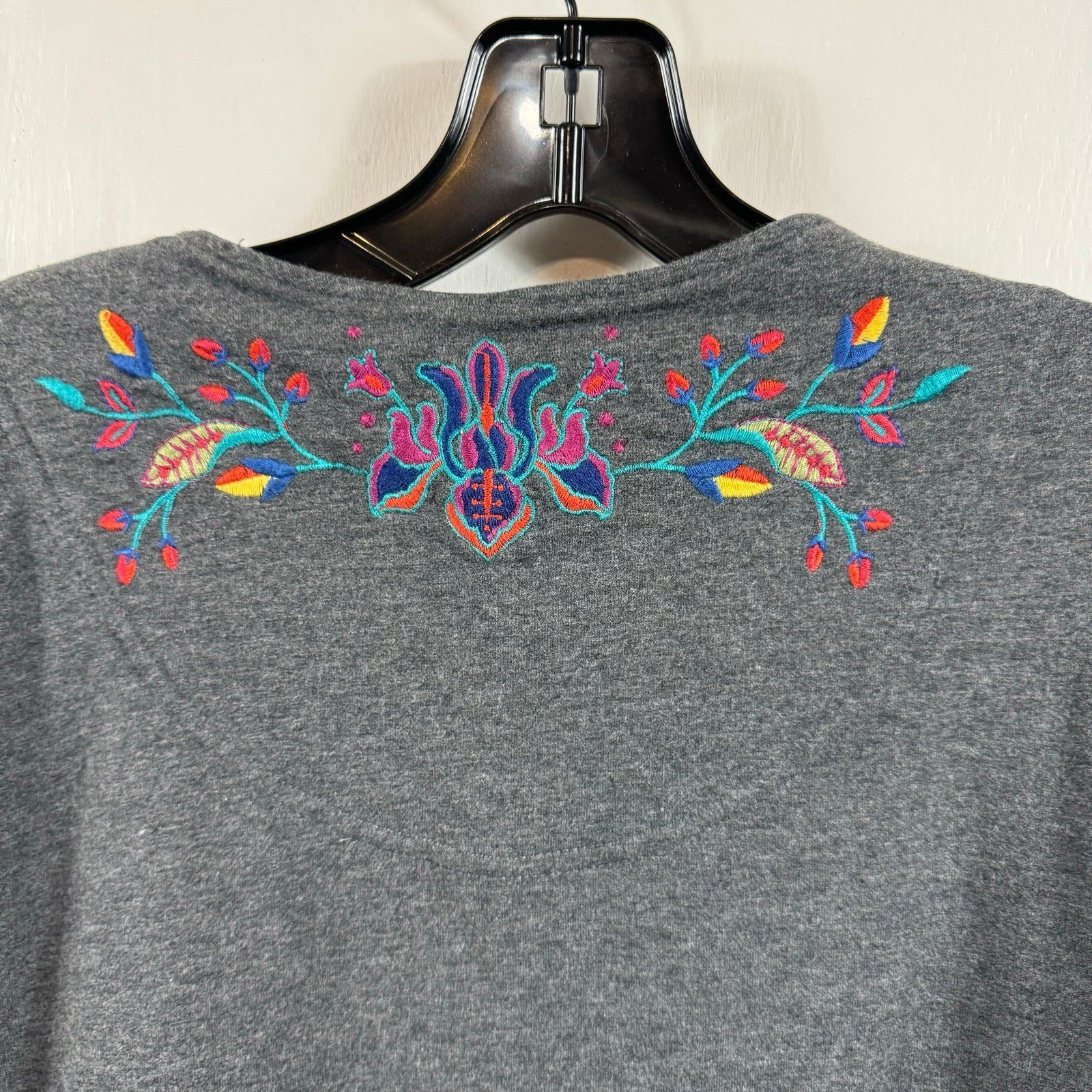 Johnny Was Johnny Was gray floral embroidered cardigan hook closure. Size M / US 6-8 / IT 42-44 - 8 Thumbnail