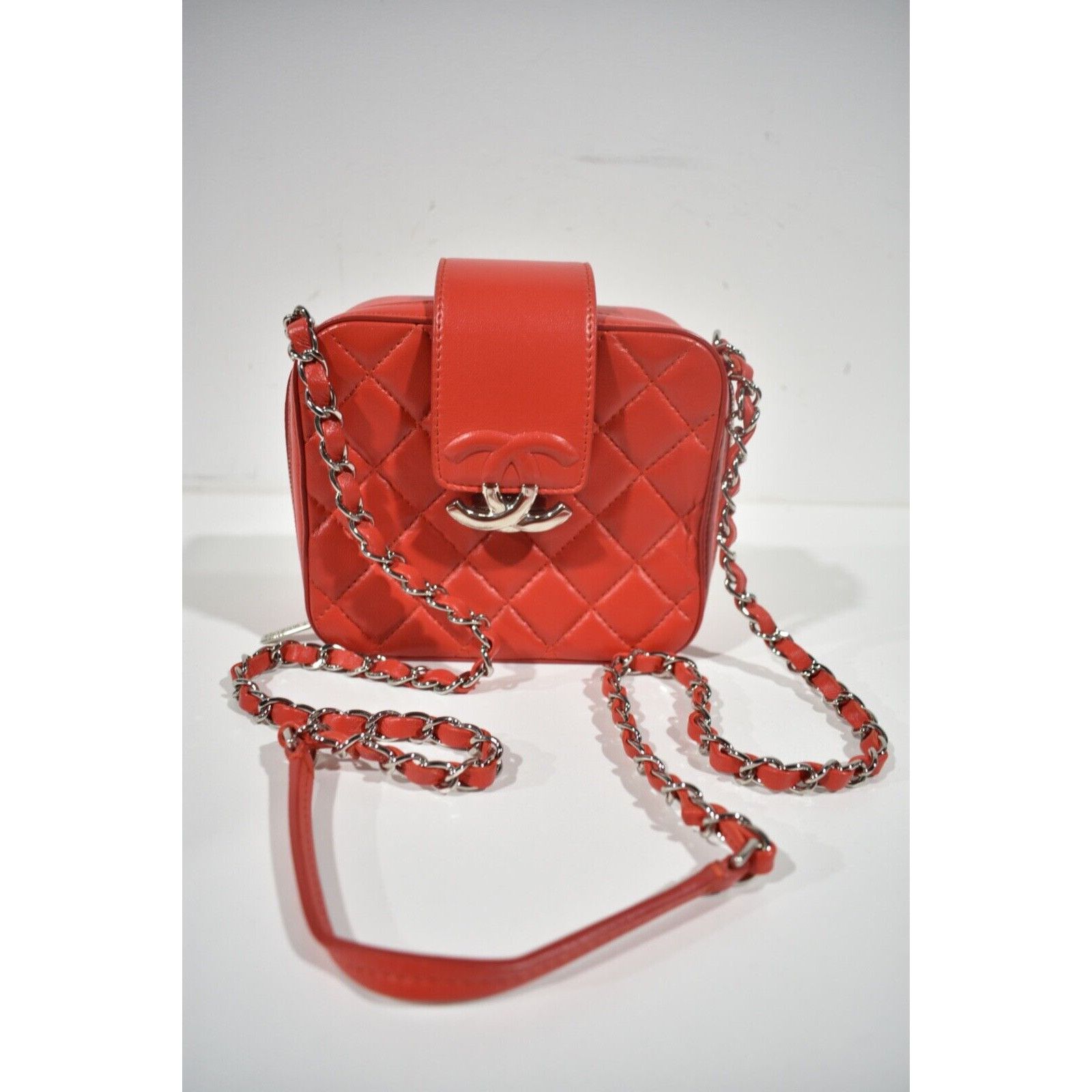 Chanel Chanel Quilted Camera Case CC Silver Crossbody Shoulder Bag Size ONE SIZE - 4 Thumbnail