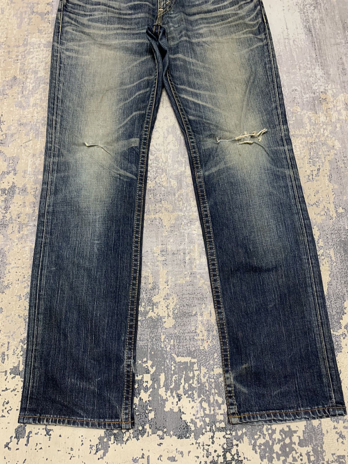 Levi's VINTAGE LEVIS STONEWASHED DISTRESSED DENIM JEANS 33x32.5 Size US 33 - 4 Thumbnail