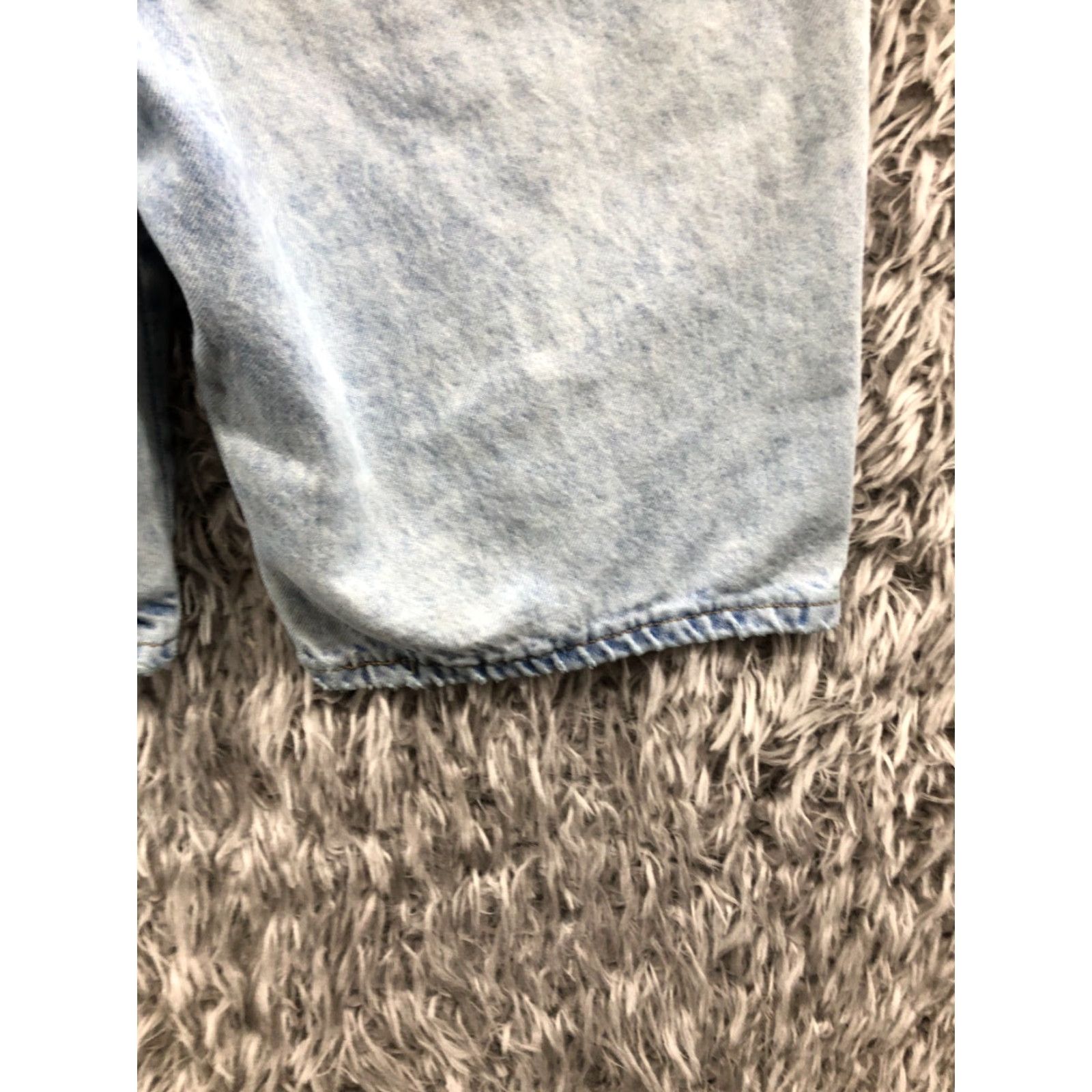 Lee **Lee Juniors Bermuda Shorts Size 7 Stone Wash Blue Denim** User: Lee Juniors Bermuda Shorts Size 7 Stone Wash Blue Denim Size 28" / US 6 / IT 42 - 7 Thumbnail