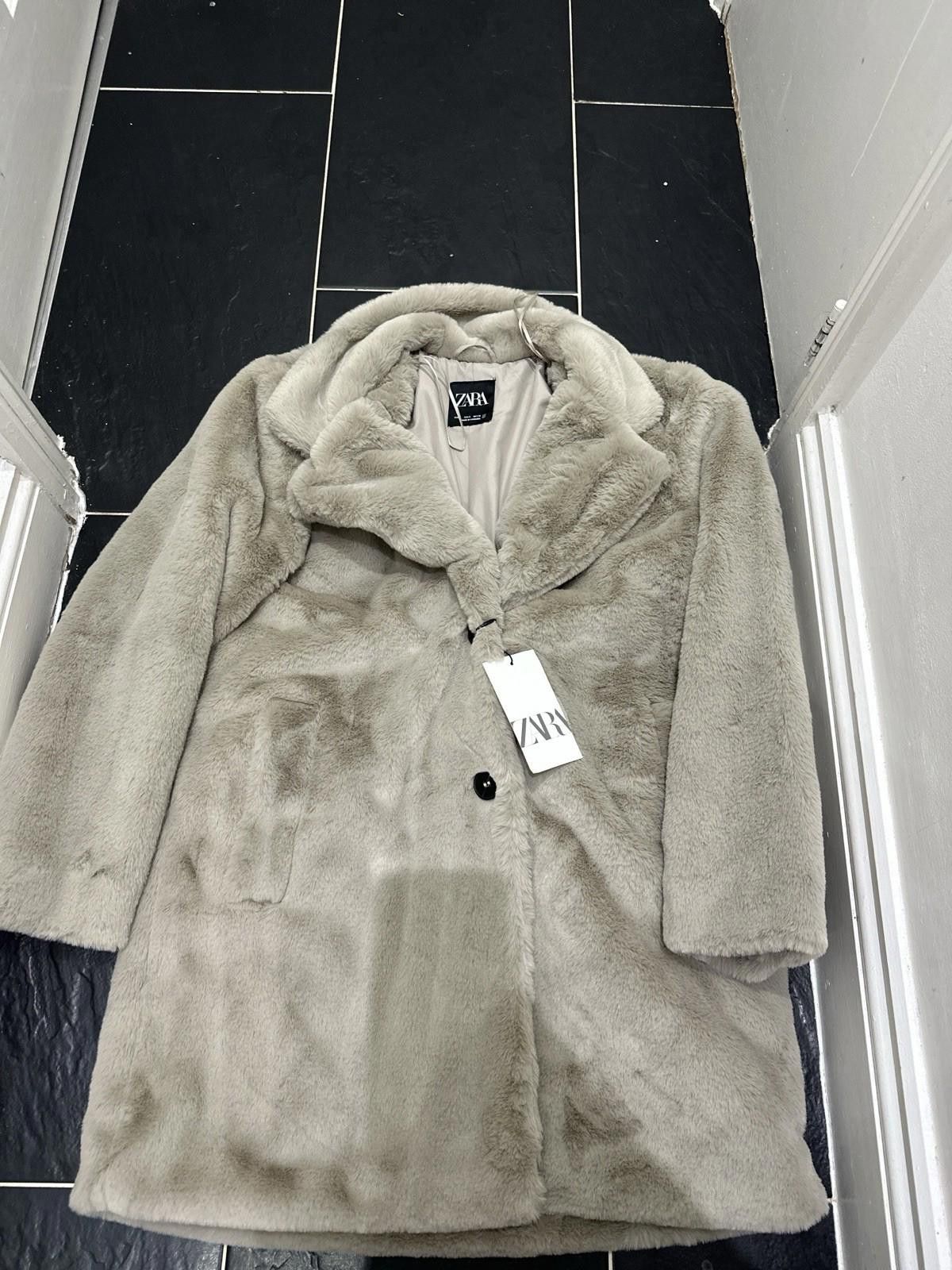 Zara ZARA faux fur coat with buttons BNWT Size S / US 4 / IT 40 - 2 Thumbnail