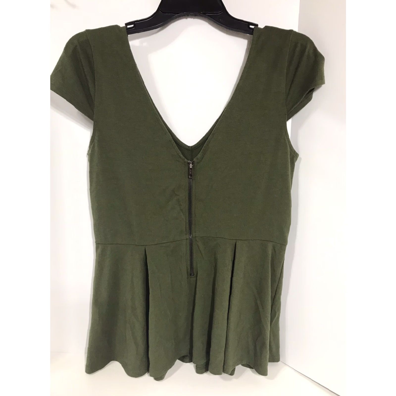 Victoria's Secret Victoria's Secret Women's Olive Green Double V-Neck Blouse Short Sleeve Zipper Back Casual Top Size M Size M / US 6-8 / IT 42-44 - 2 Thumbnail