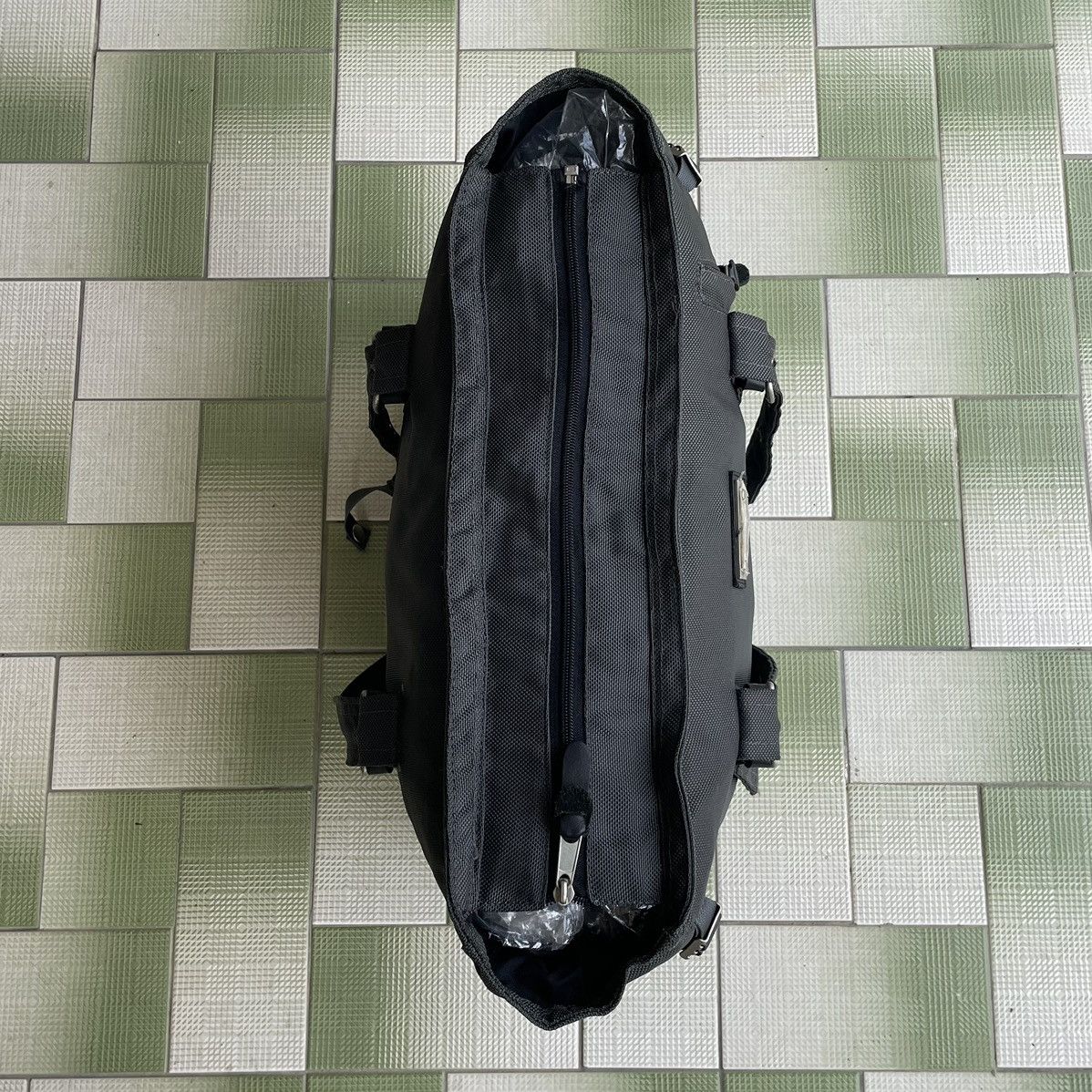 Coleman ❗️ RARE COLEMAN MULTI-POCKET OVERSIZED TOTE BAG Size ONE SIZE - 6 Thumbnail