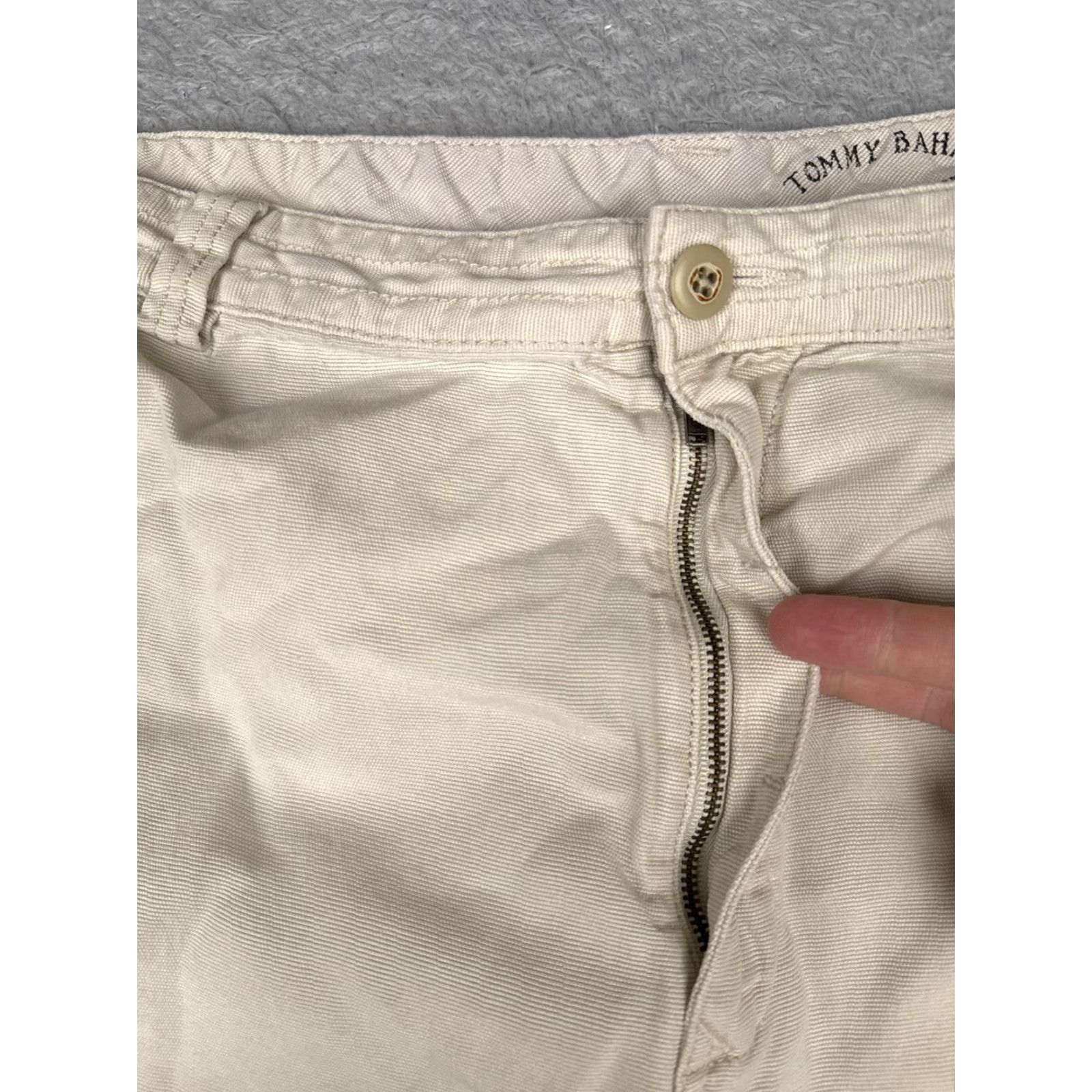 Tommy Bahama Tommy Bahama Shorts Men 40 Khaki Relax Cargo Pockets Zip Fly Tencel Blend Casual Size US 40 / EU 56 - 6 Thumbnail