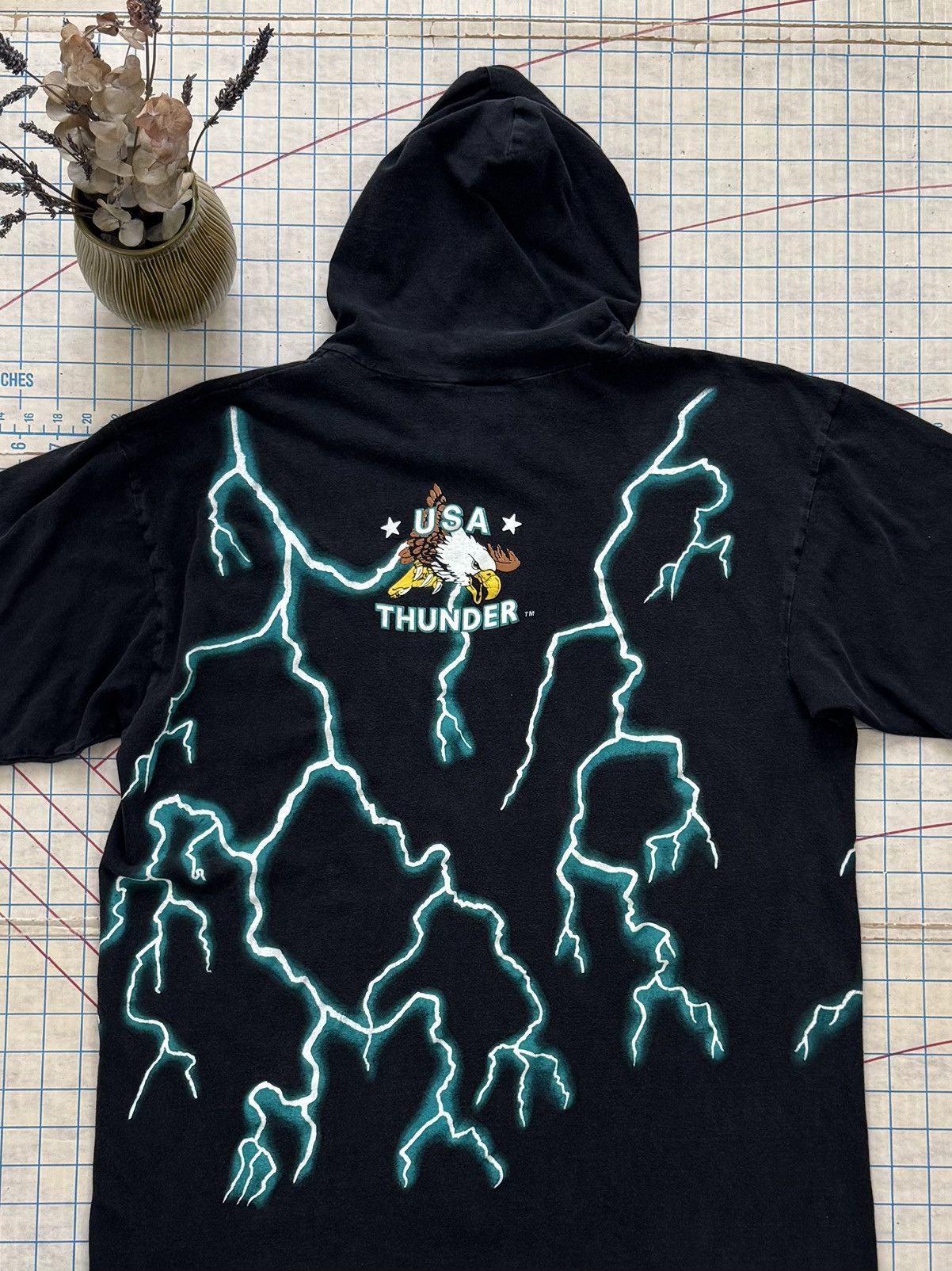 Vintage Vintage American Thunder Dragon Hoodie T-Shirt Mens Large Size US L / EU 52-54 / 3 - 9 Thumbnail