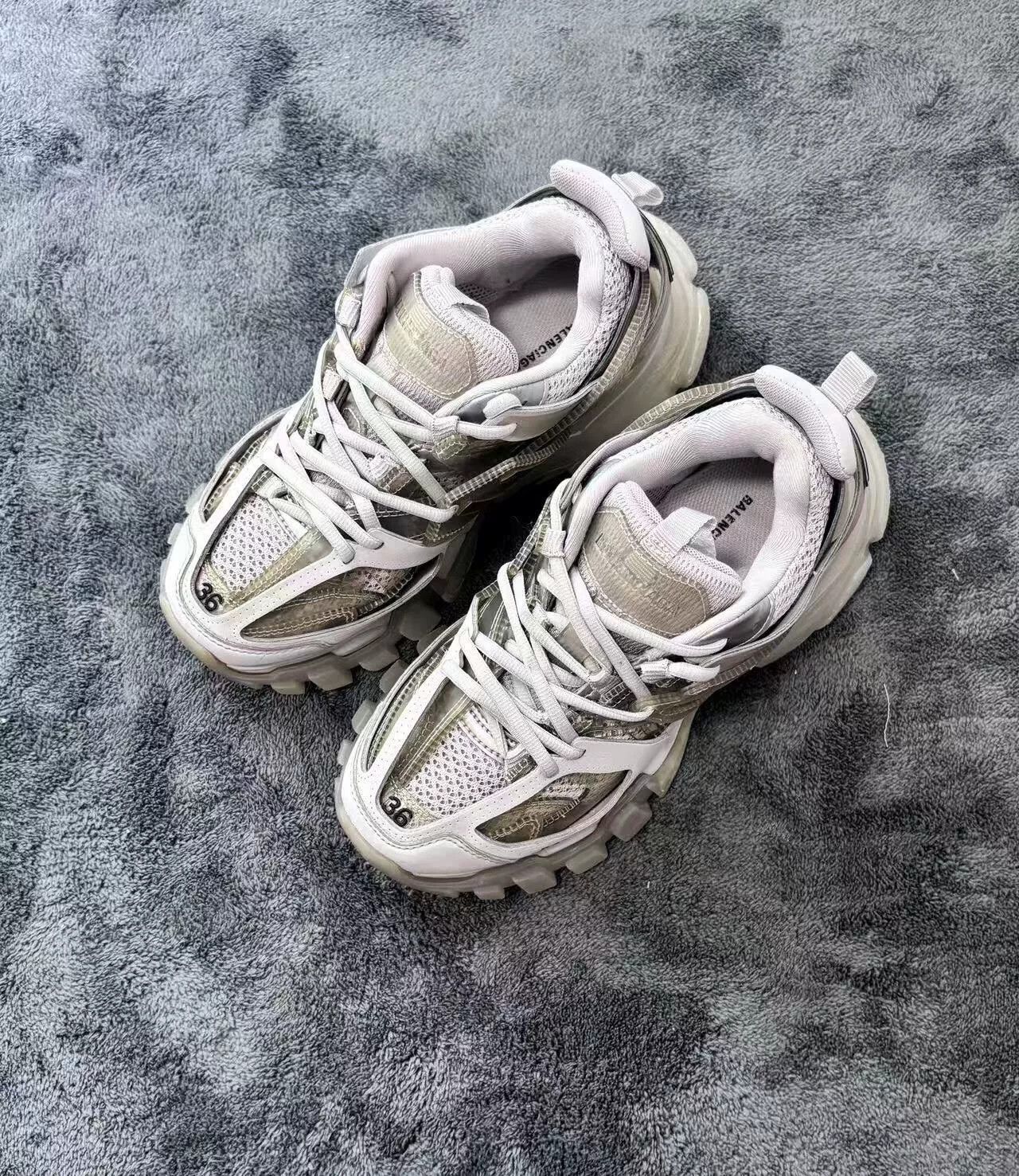 Balenciaga Balenciaga Patchwork White Lowtop Sneakers 36 Men Size US 5 / EU 37 - 1 Thumbnail