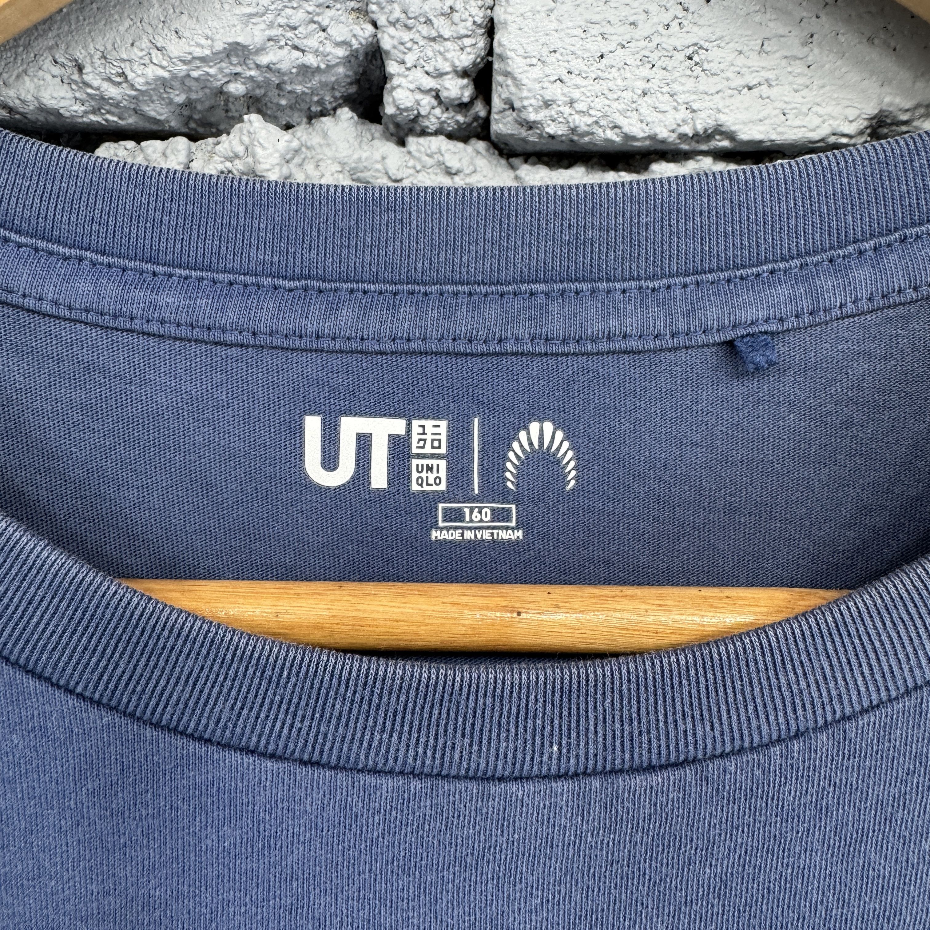 Uniqlo Uniqlo Kids Boy Dinosour Fact Tshirt Size US S / EU 44-46 / 1 - 4 Thumbnail