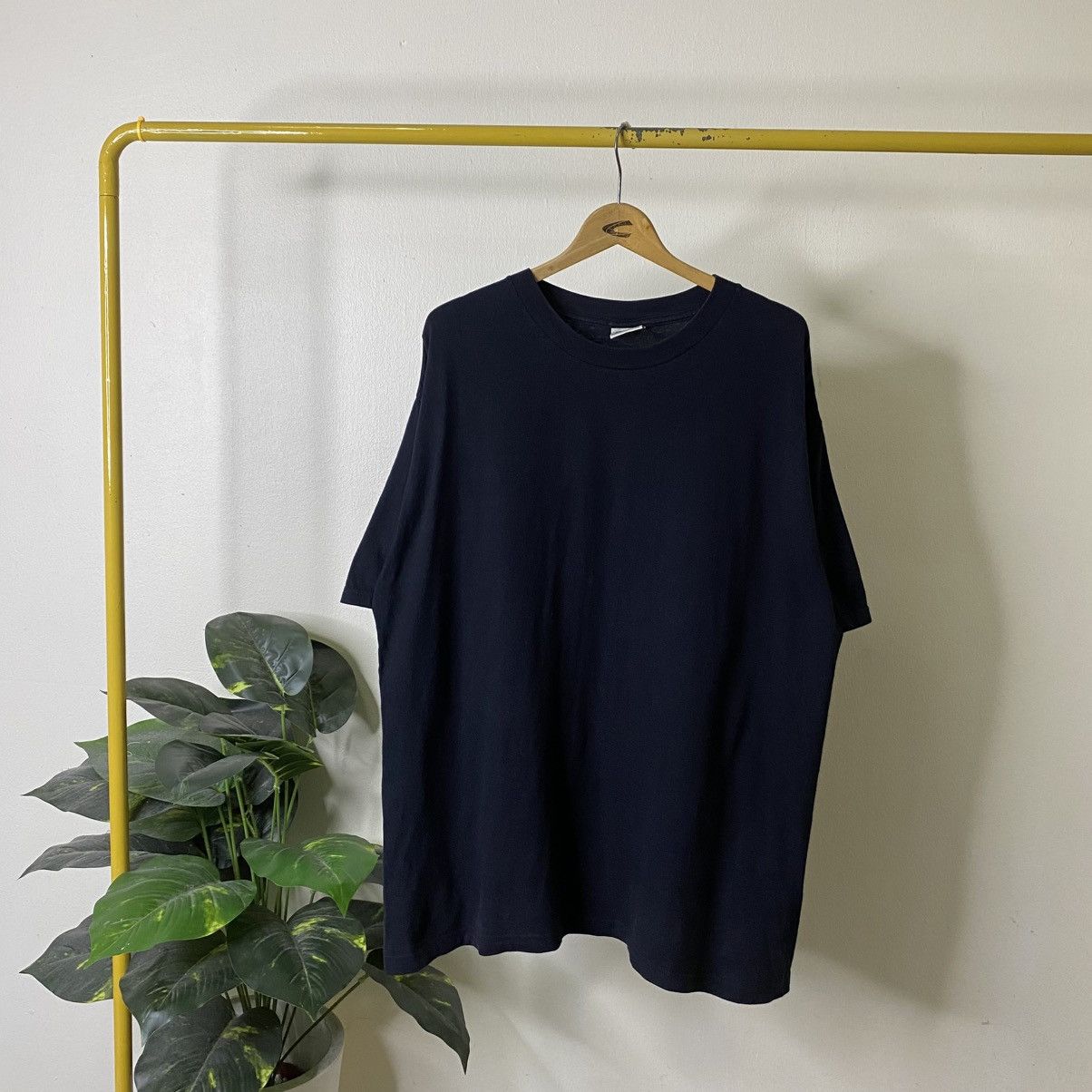 Vintage Vintage 90s Black Blank Nice & Crispy Cotton Tee Size US XXL / EU 58 / 5 - 1 Thumbnail