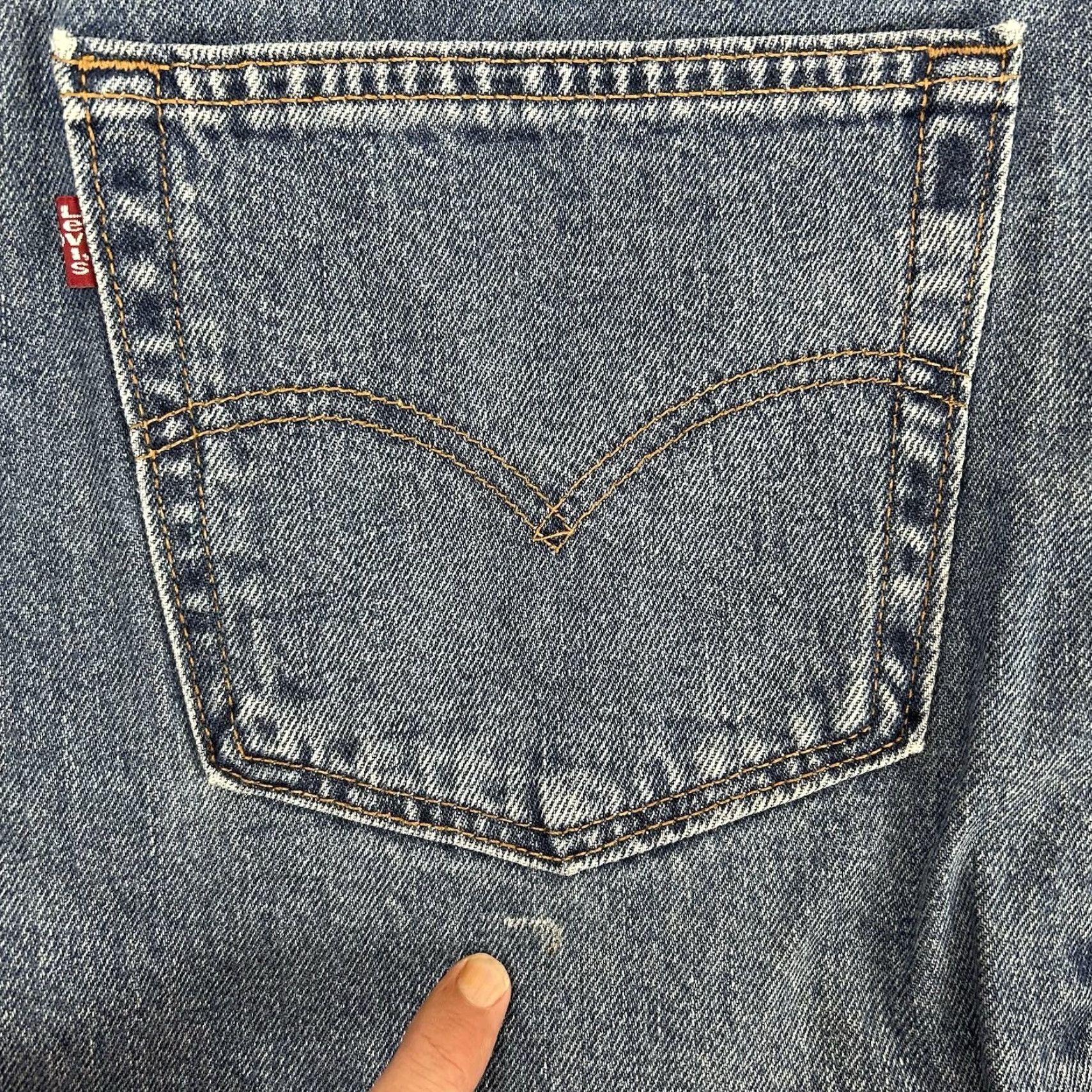 Levi's Levi's 550 Jeans Relaxed Regular USA 48x32 Cotton Blue Zipper Men INSEAM 32 Made in USA Size US 32 / EU 48 - 7 Thumbnail