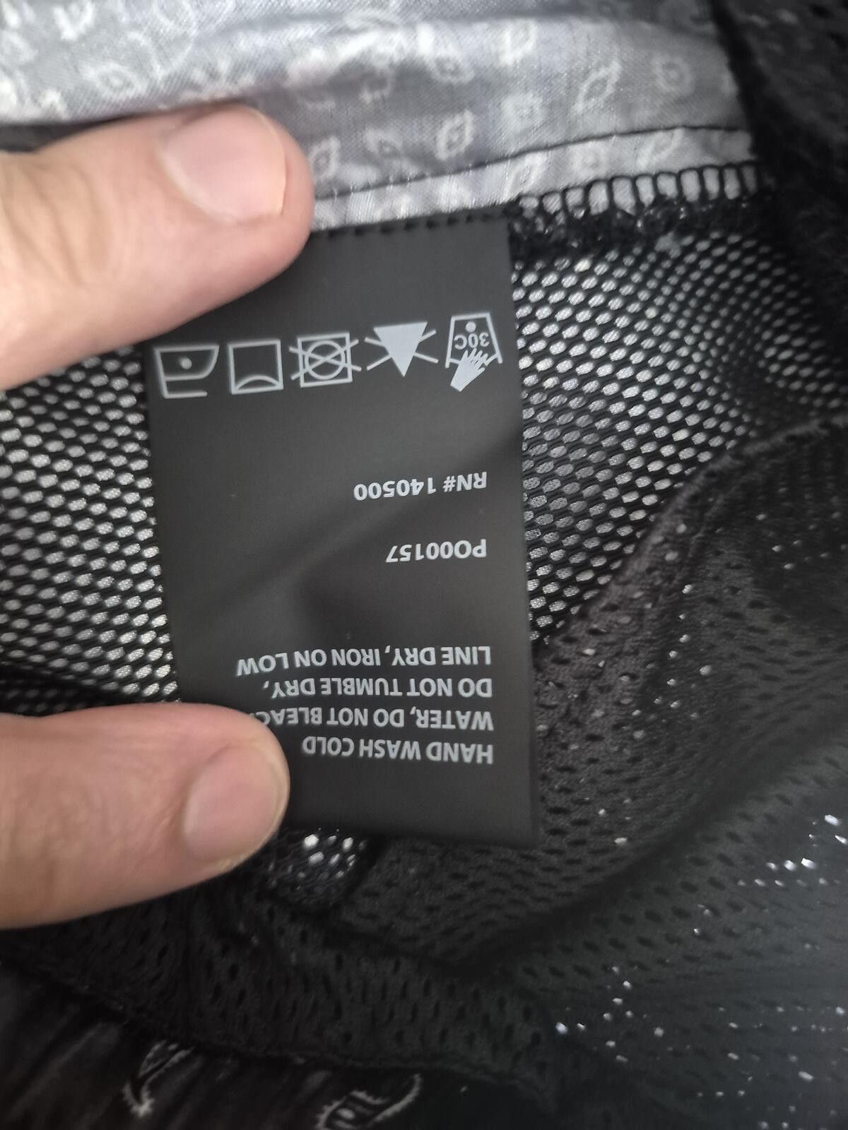 Rta RTA Black Bandana Print Swim Trunks Bathing Suit BNWT Medium Size US 32 / EU 48 - 5 Thumbnail