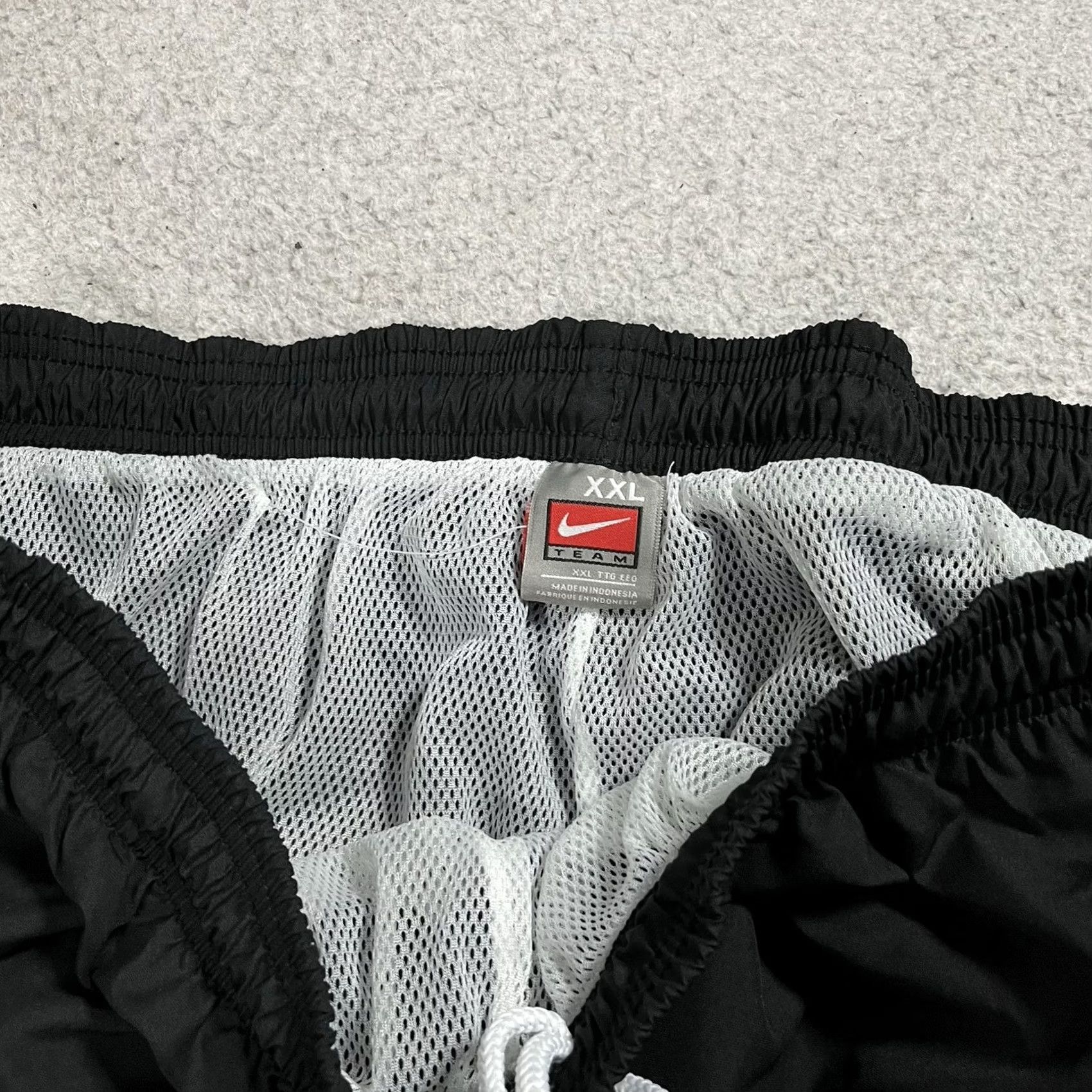 Nike Nike Pants Mens 2XL Black Track Pants Wide Baggy 90s Vintage Stripe Zip Ankle Size US 39 - 2 Thumbnail