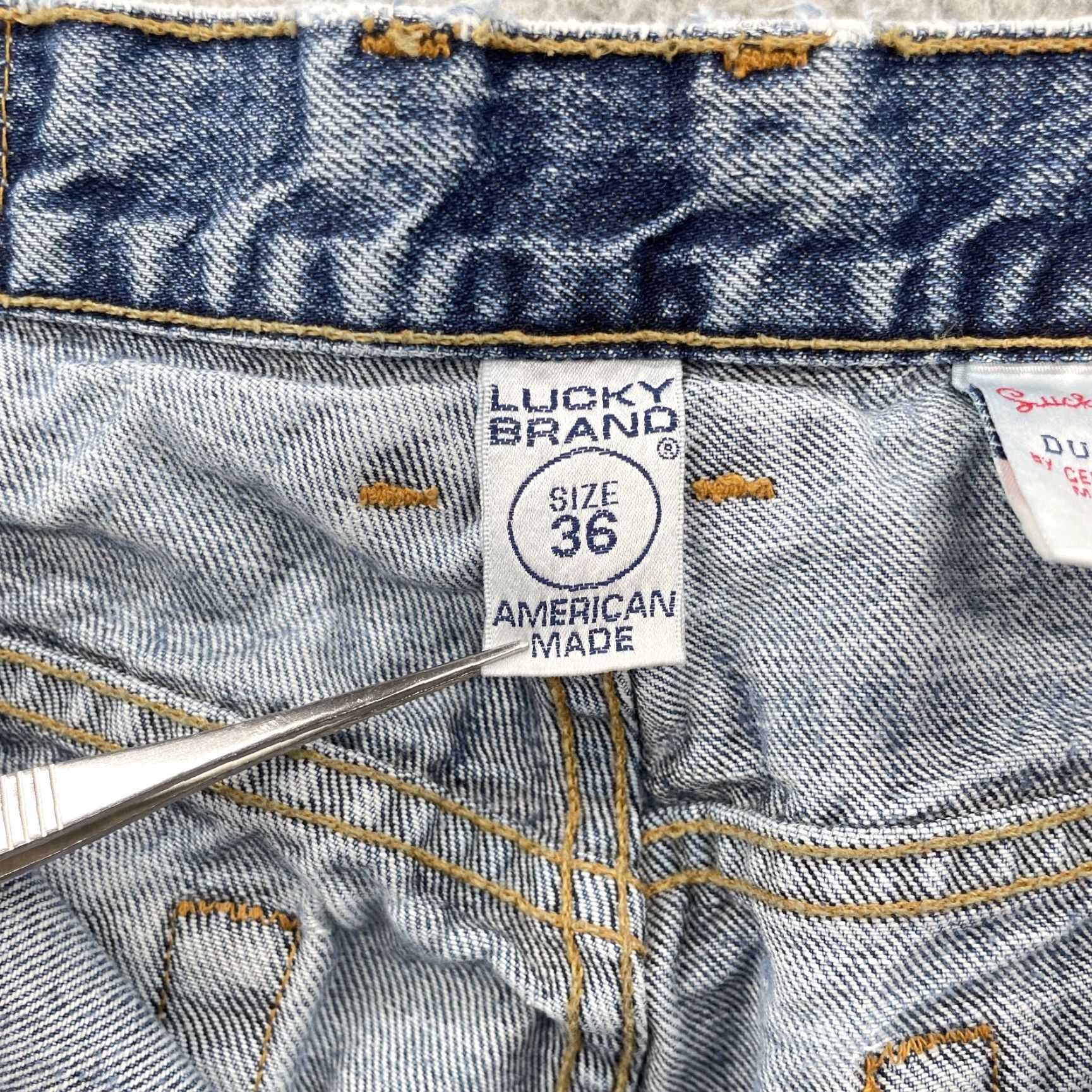 Lucky Brand VINTAGE Lucky Brand Jeans 32x31 Dungaree Slim USA Denim 90's Streetwear Jeans Mens Blue Slim 32 in 5-Pocket Design USA Cowboy Western Workwear Size US 33 - 7 Thumbnail