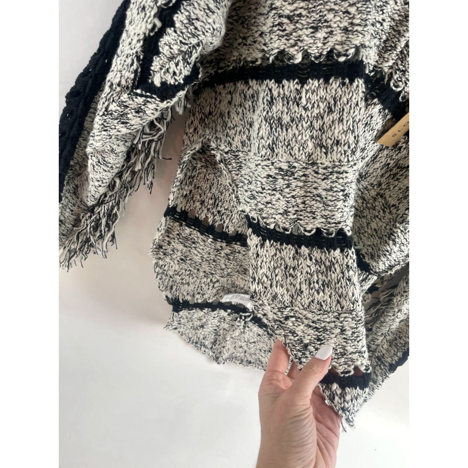 Vintage Sloane Rouge Sweater Women's XS Black Fringe Pullover Knit, Pullover, NEW, Fringe, Black White, XS, Sloane Rouge, Sweat... Size XS / US 0-2 / IT 36-38 - 4 Thumbnail