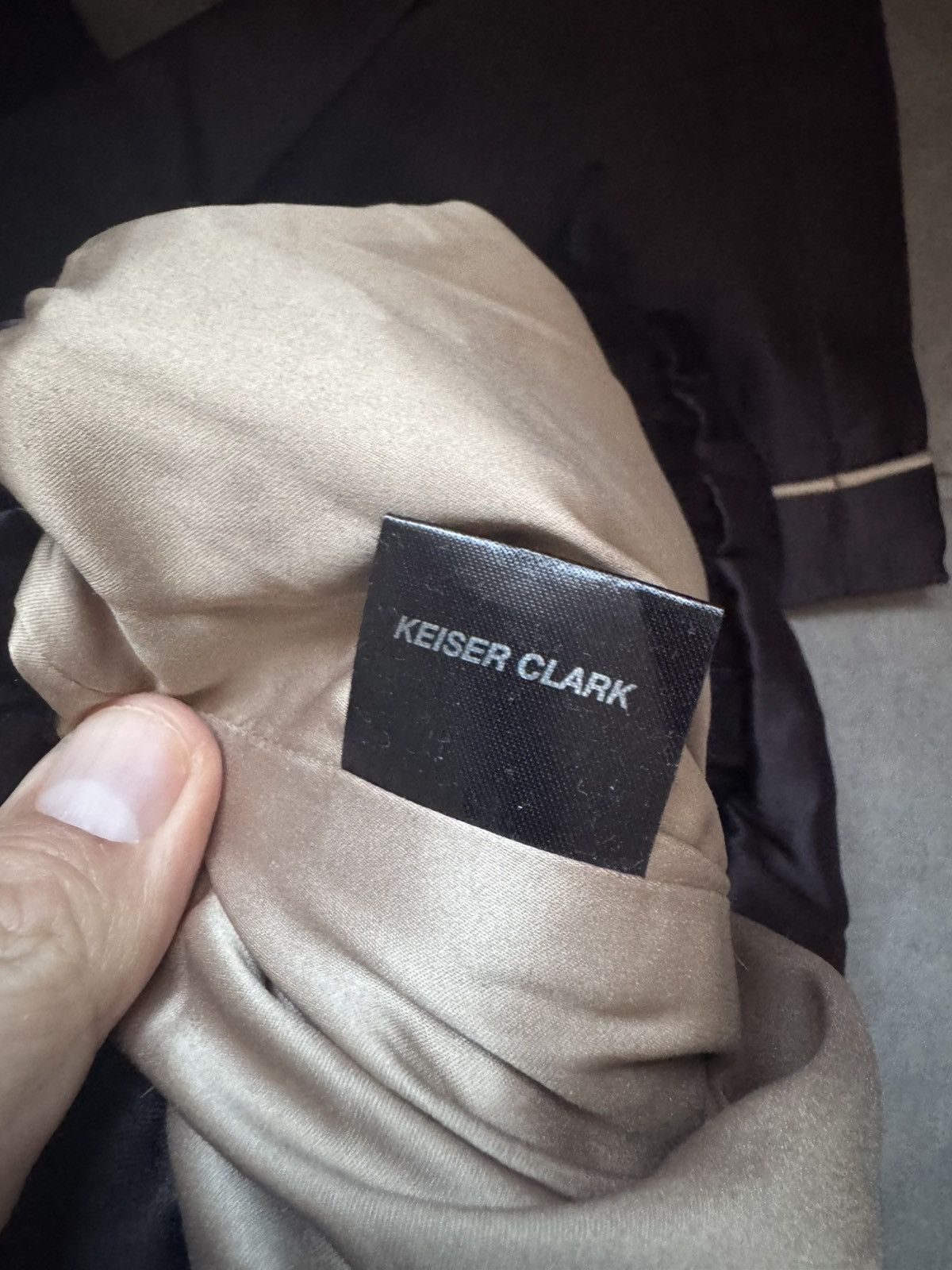 Keiser Clark KEISER CLARK pants sizes in photos SHOWN BY TAPE MEASURE Size US 29 - 16 Thumbnail