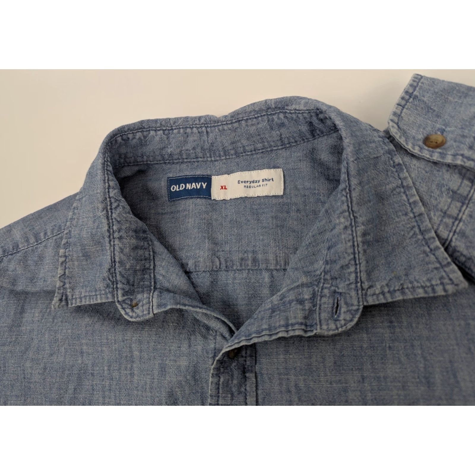 Old Navy Old Navy Shirt Men's XL Blue Chambray Button-Front Cotton Regular Fit Size US XL / EU 56 / 4 - 7 Thumbnail