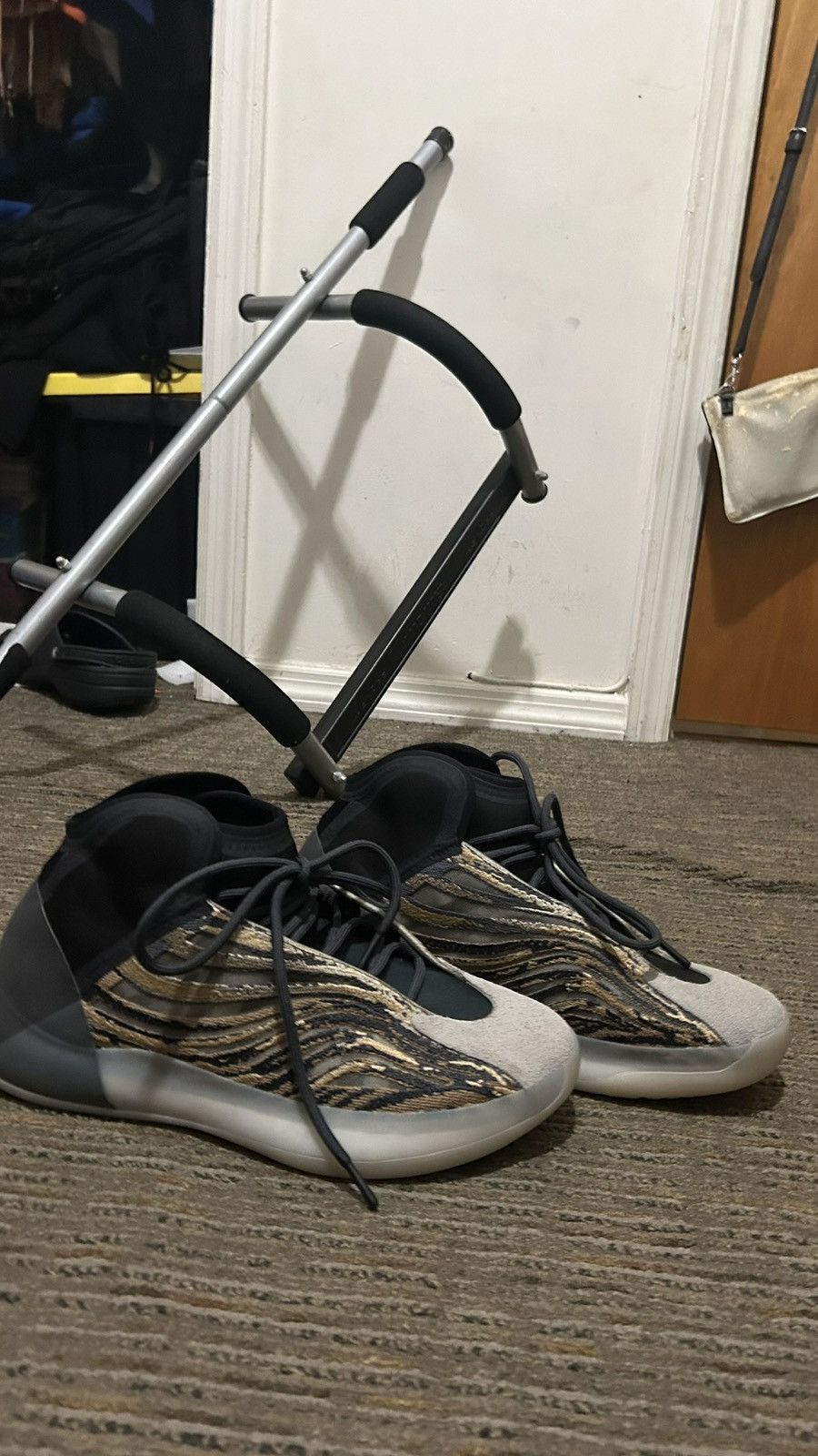 Adidas × Yeezy Yeezy Quantum “Amber Tint” Size US 10.5 / EU 43-44 - 5 Thumbnail