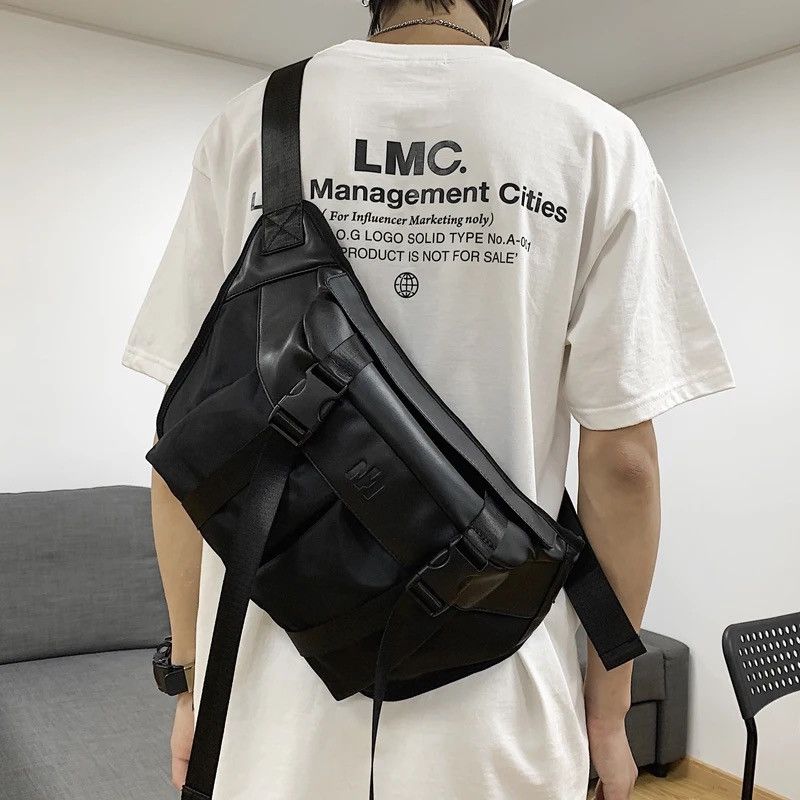 Japanese Brand Black Messenger Bag Size ONE SIZE - 1 Thumbnail