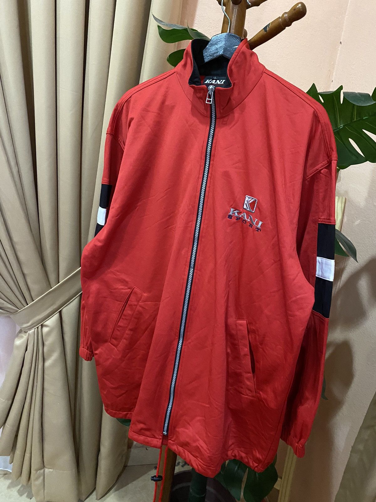 Karl Kani Vintage Karl Kani Sport Red Windbreaker Hip-Hop Streetwear Size US L / EU 52-54 / 3 - 5 Thumbnail