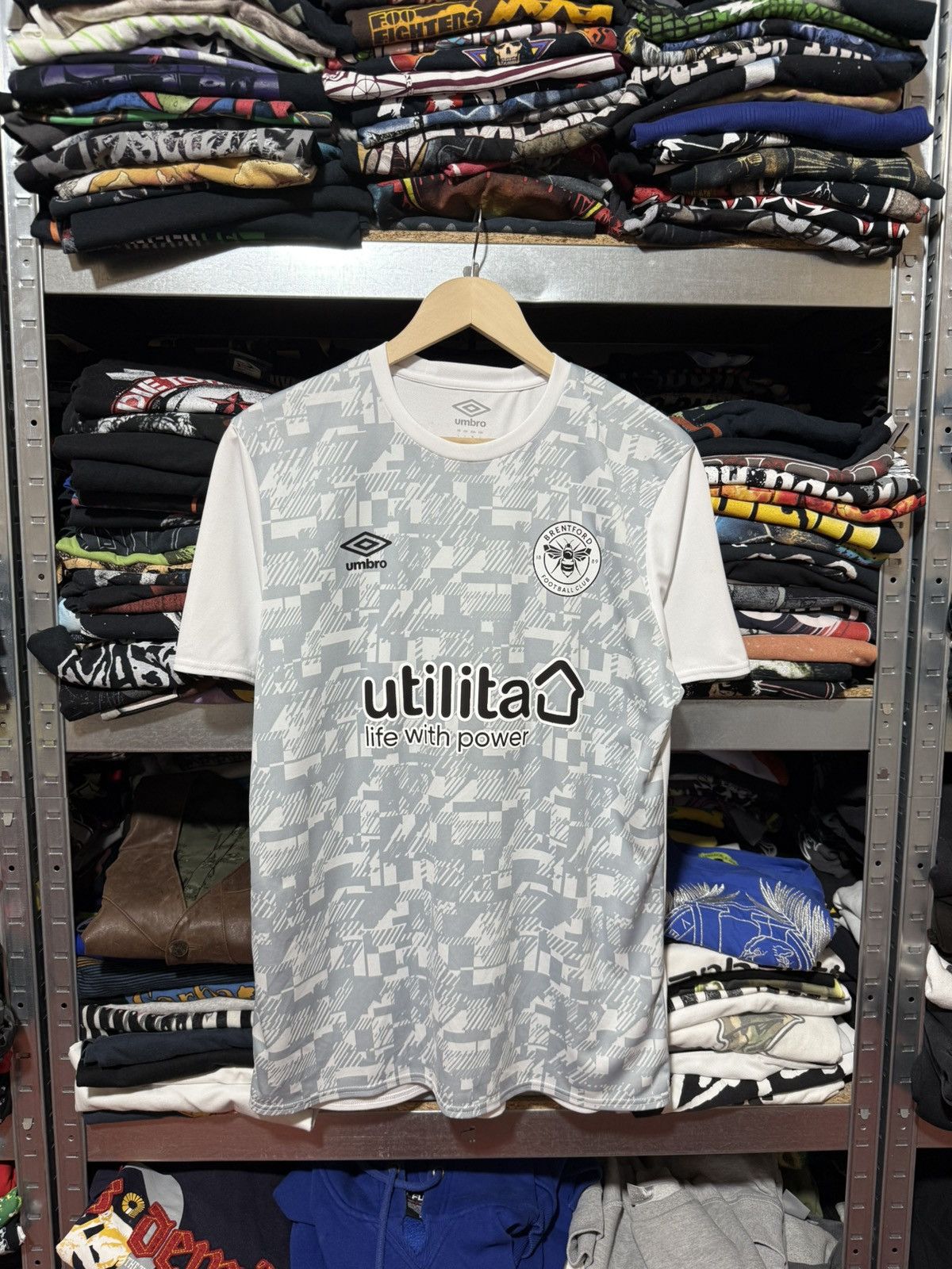 Umbro Umbro Brentford FC 2022 2023 Football Soccer Jersey Size US XL / EU 56 / 4 - 1 Thumbnail