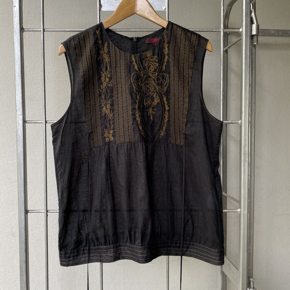 Kenzo Kenzo Black Sleeveless Blouse with Gold Embroidery Size M / US 6-8 / IT 42-44 - 1 Thumbnail