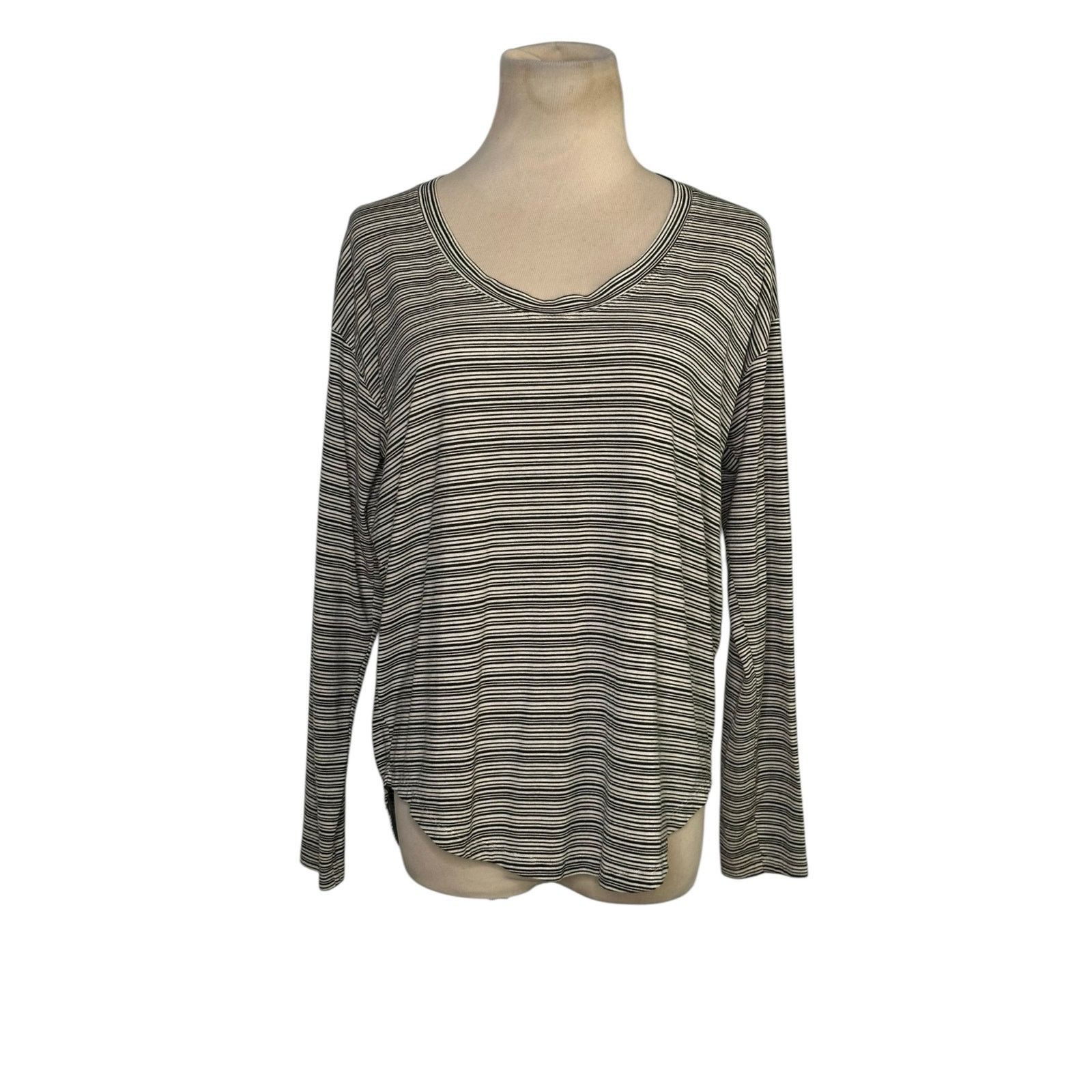 Athleta Athleta black white striped long sleeves t shirt size Small Size S / US 4 / IT 40 - 1 Thumbnail