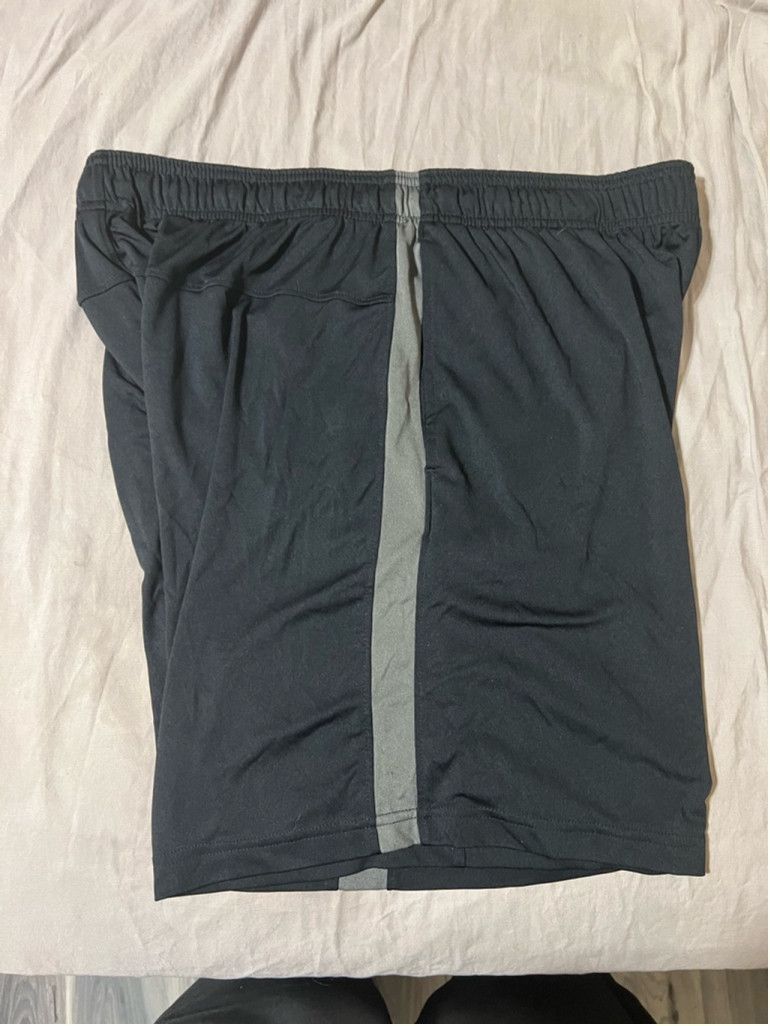 Reebok Men's Reebok Shorts XL Black Gray Athletic Size US 38 / EU 54 - 3 Thumbnail