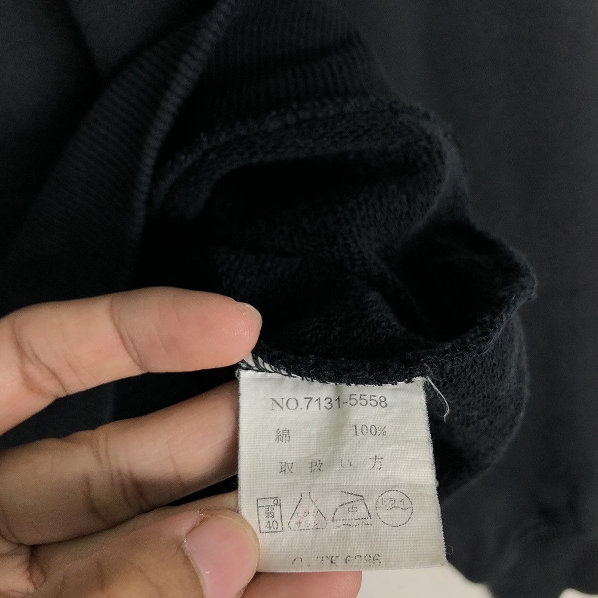 Japanese Brand 🔥90’s Vintage Sweatshirt Crewneck Gianni Valentino Big Logo Size US M / EU 48-50 / 2 - 14 Thumbnail