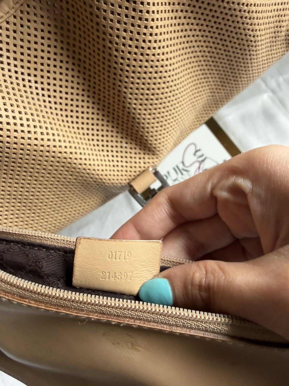 Gucci Authentic GUCCI Jackie Bardot Tan Hobo Perforated Leather Size ONE SIZE - 20 Thumbnail