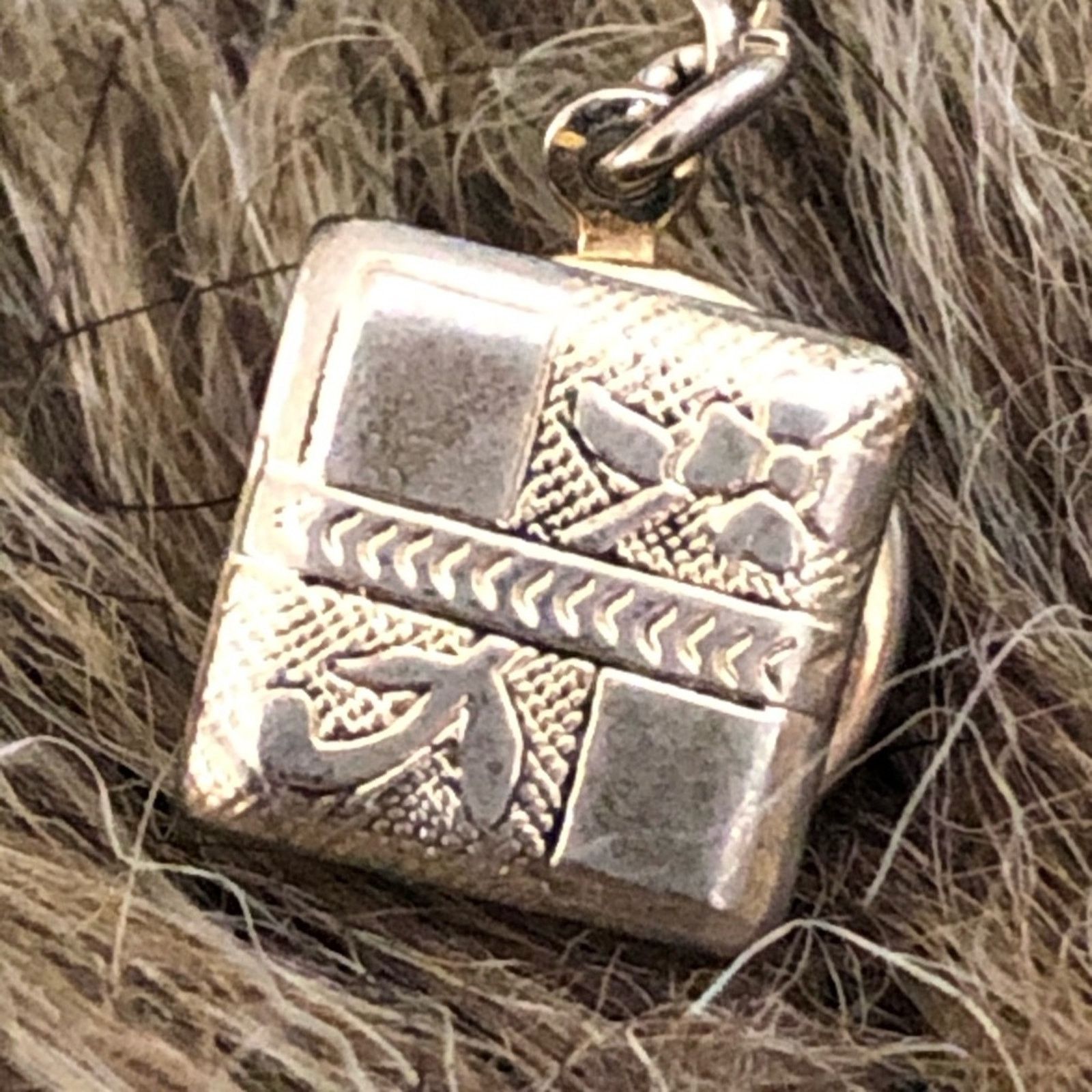 Vintage Men’s Vintage gold tone tie tack pin with chain Size ONE SIZE - 2 Thumbnail