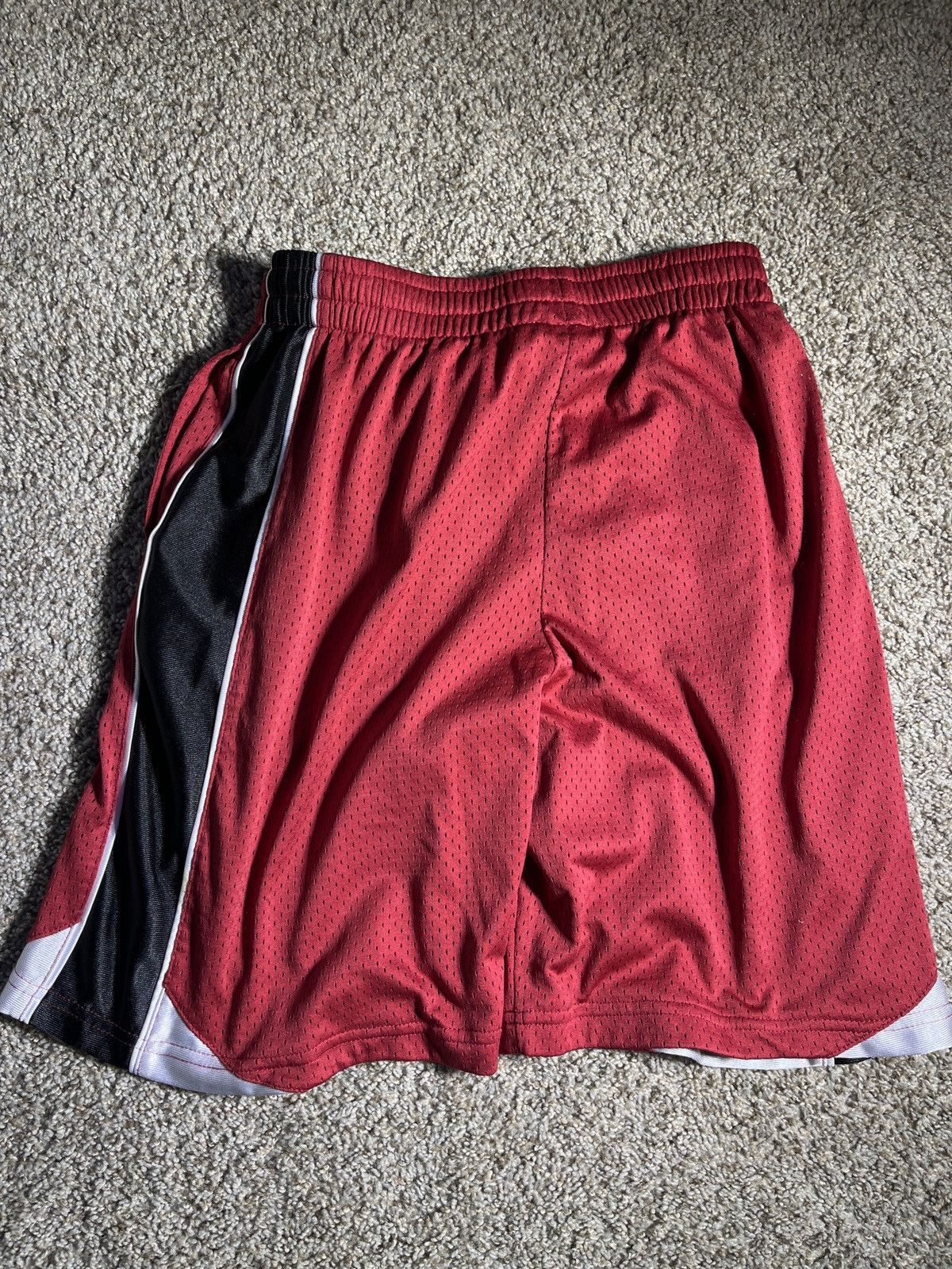 Colosseum Athletics Vintage Y2K Indiana Colosseum basketball shorts Size US 28 / EU 44 - 5 Thumbnail