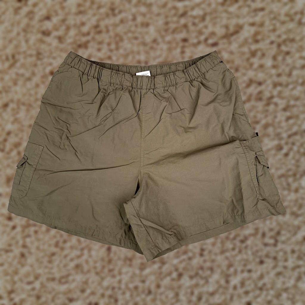 Vintage Columbia Shorts Womens Large Green Hiking 6 Inseam Elastic Waist Cargo Pockets Size 36" / US 14 / IT 50 - 1 Thumbnail
