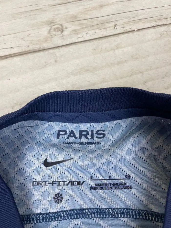 Nike PARIS SAINT-GERMAIN 2022 2023 Mbappe #7 Player Issue Jersey Size US S / EU 44-46 / 1 - 7 Thumbnail