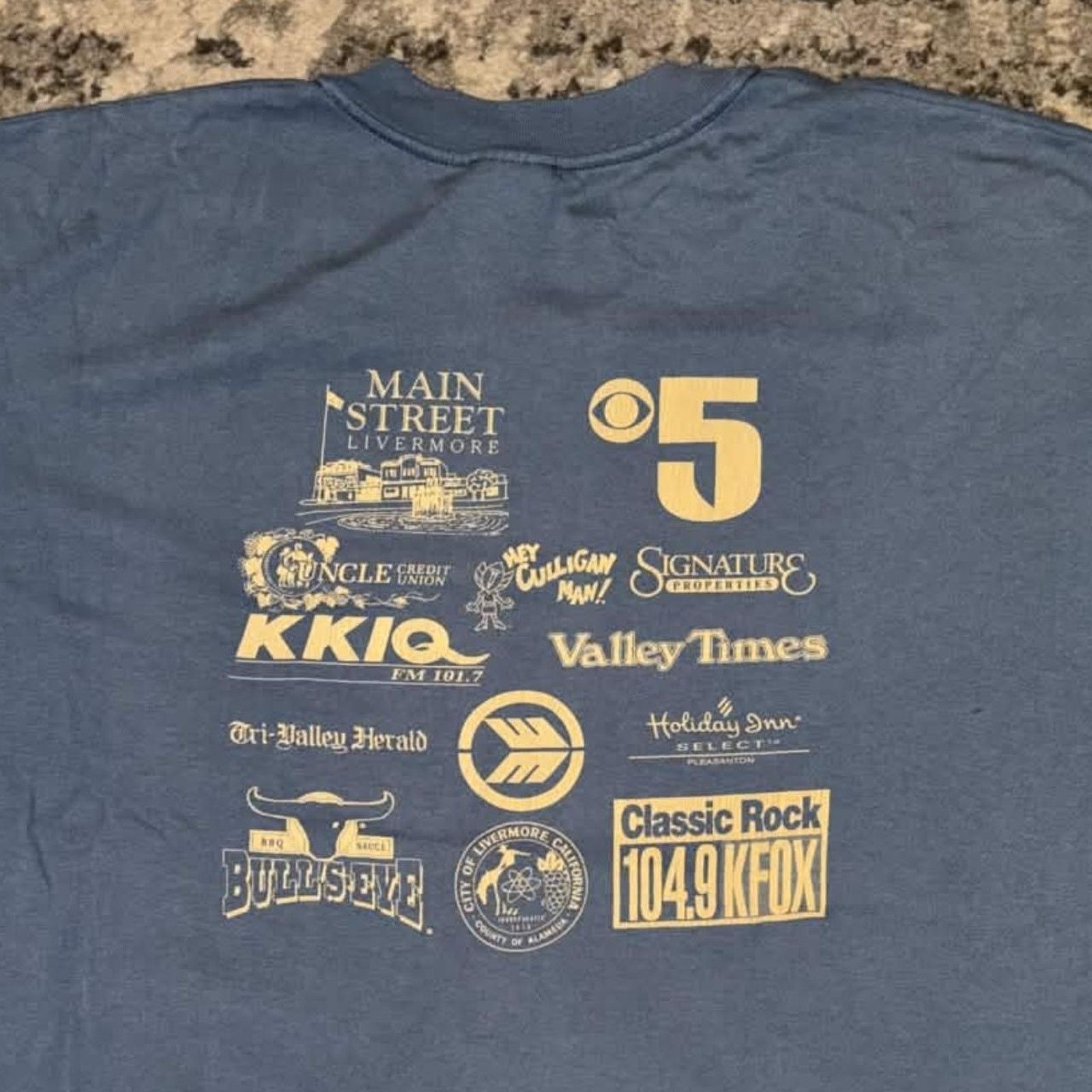 Vintage Vintage 90s Days of Wine and Honey Festival Shirt Size US XL / EU 56 / 4 - 5 Thumbnail