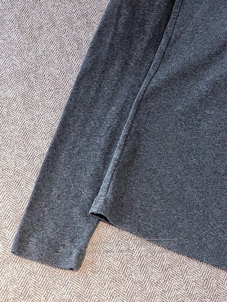 Brunello Cucinelli Brunello Cucinelli Gray V-Neck Knit Sweater Size M / US 6-8 / IT 42-44 - 4 Thumbnail