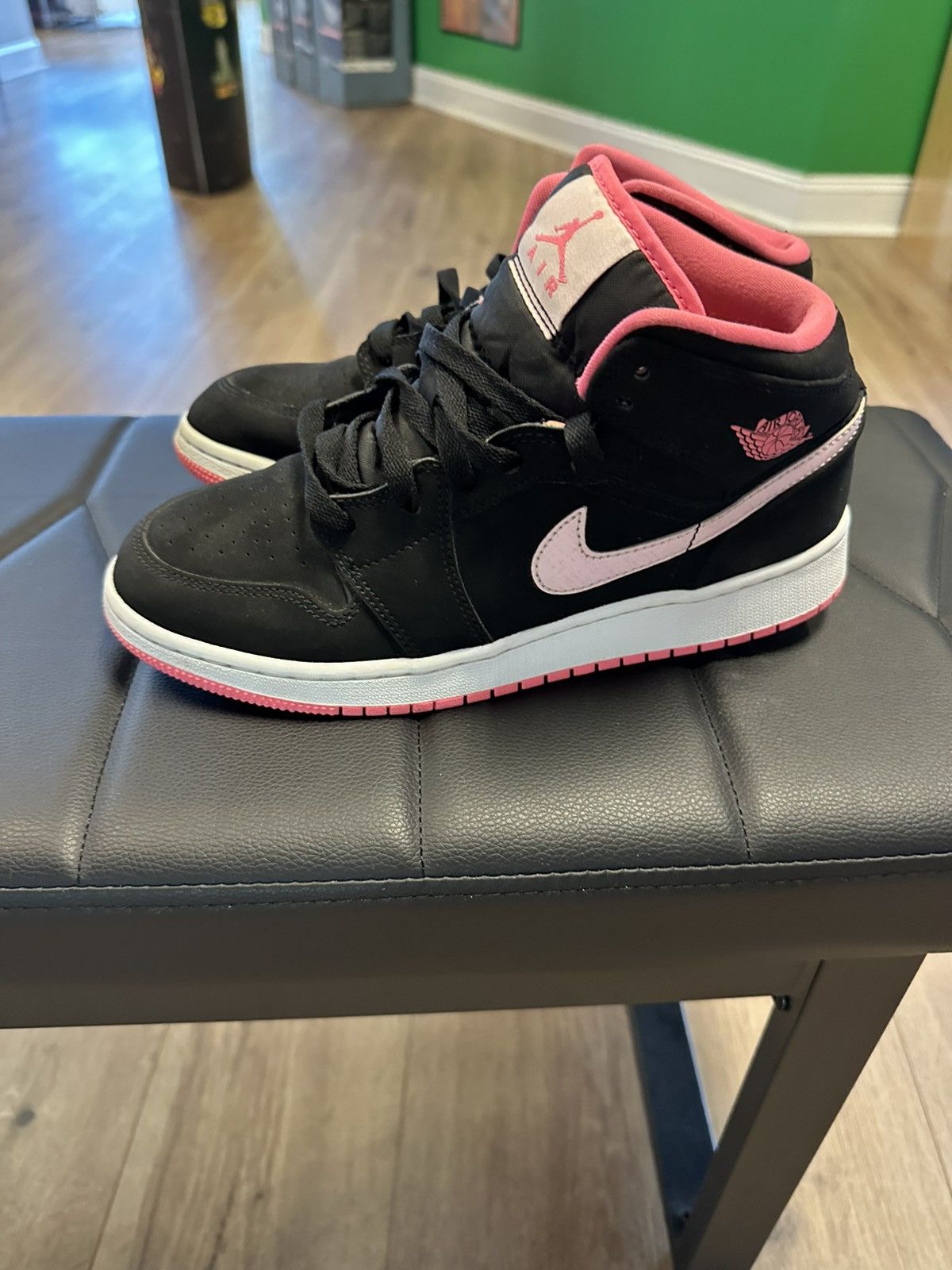 Nike Jordan 1 Digital Pink Size US 6.5 / EU 39-40 - 1 Thumbnail
